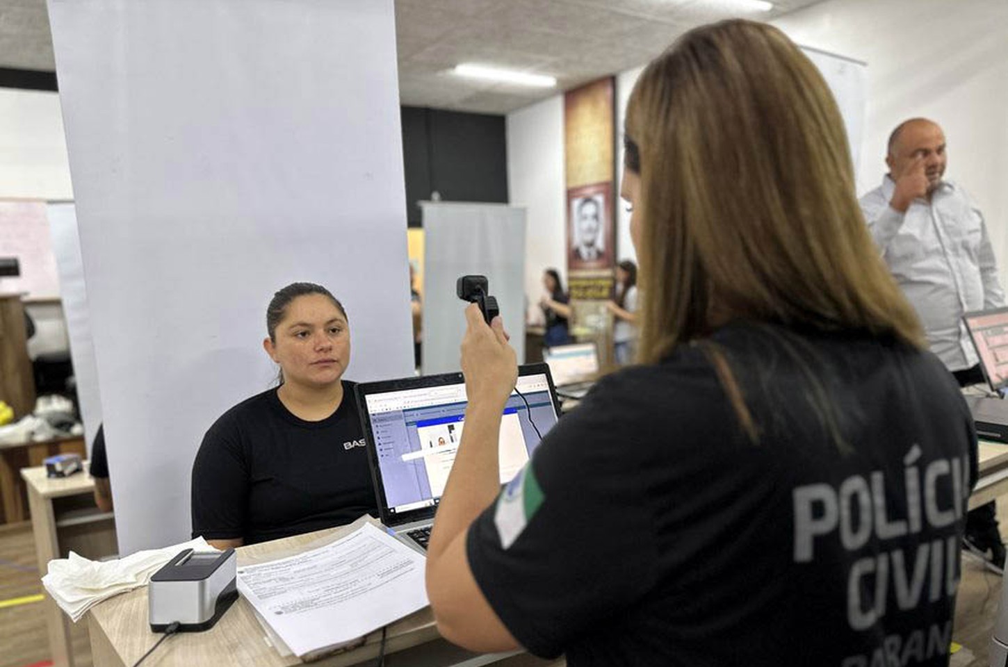 Paraná bate recorde na emissão da Carteira de Identidade Nacional em 2025