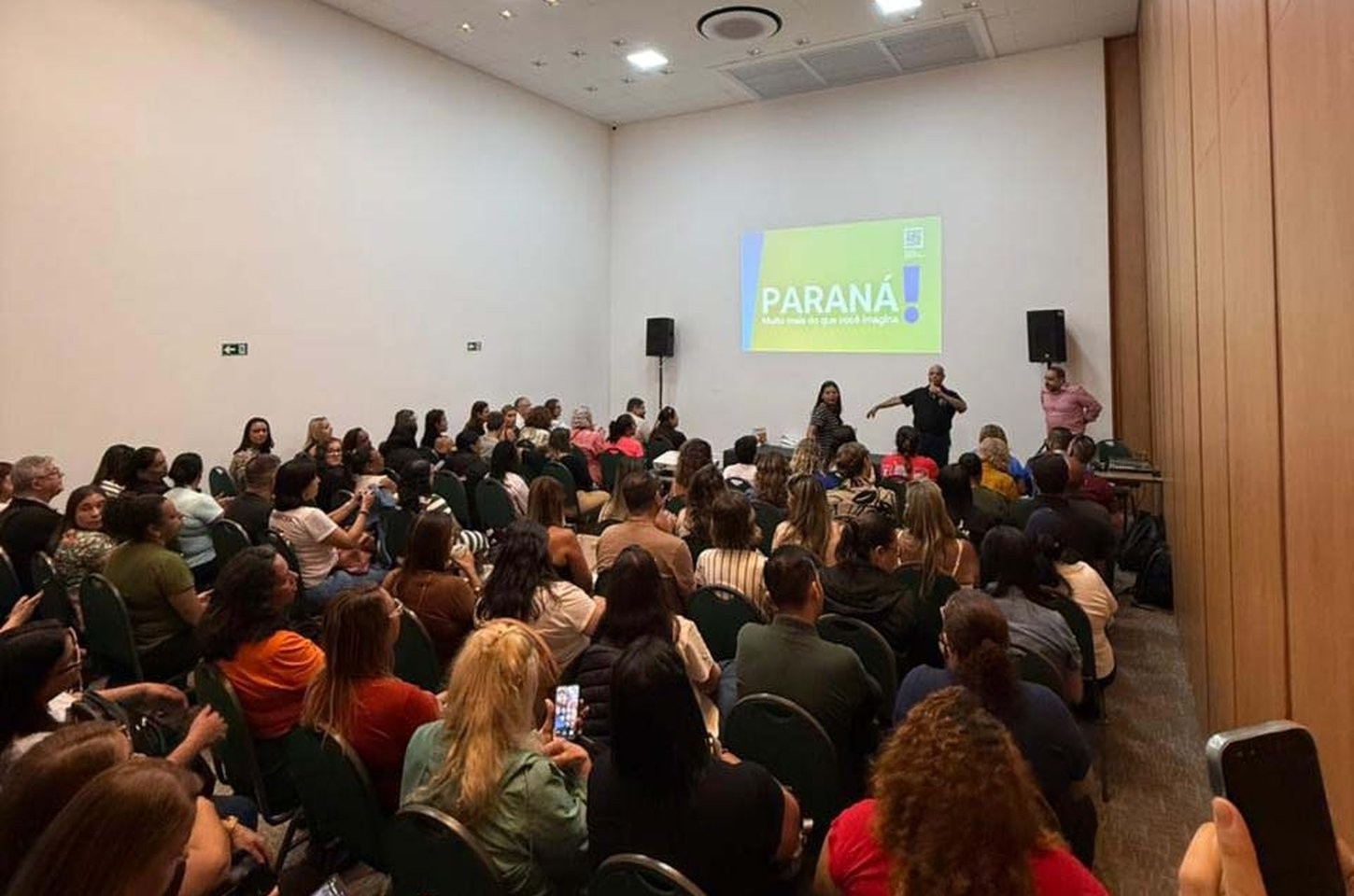 Paraná capacita quase 100 agentes de viagens em home office em São Paulo