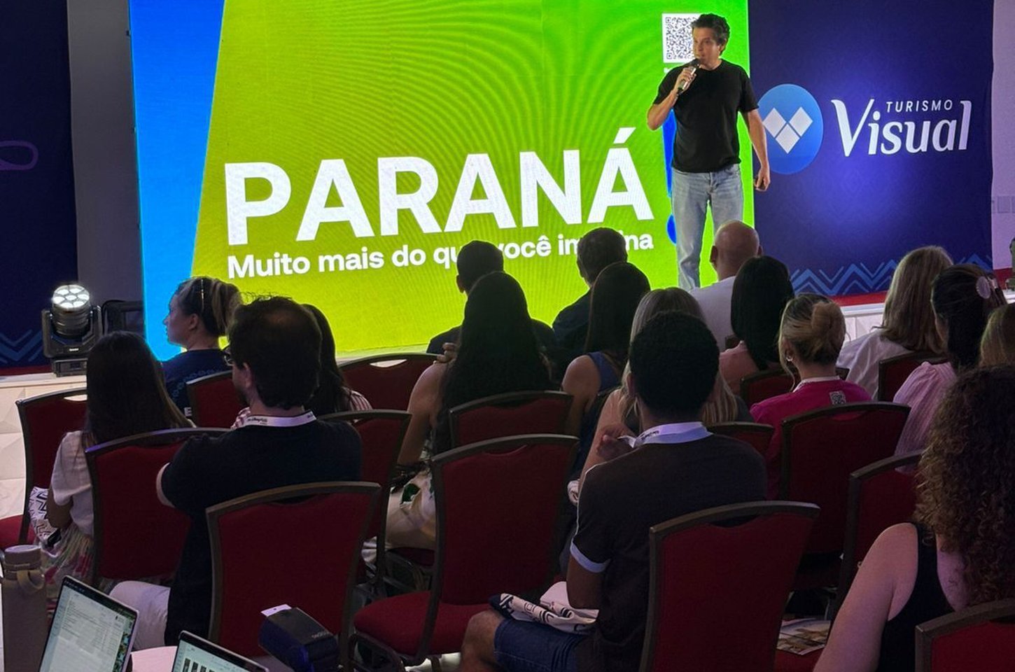 Paraná conquista agentes de viagens em convenção nacional na Bahia