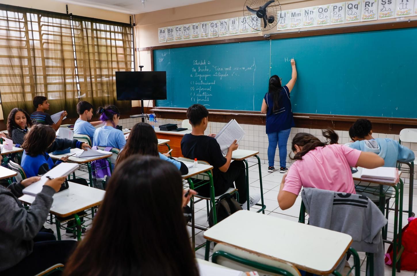 Paraná define empresas para administrar mais 13 colégios estaduais