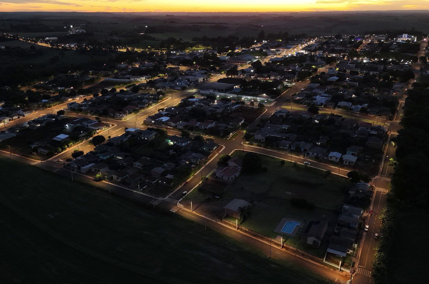 Paraná deve ter 100% da iluminação pública em LED até 2026