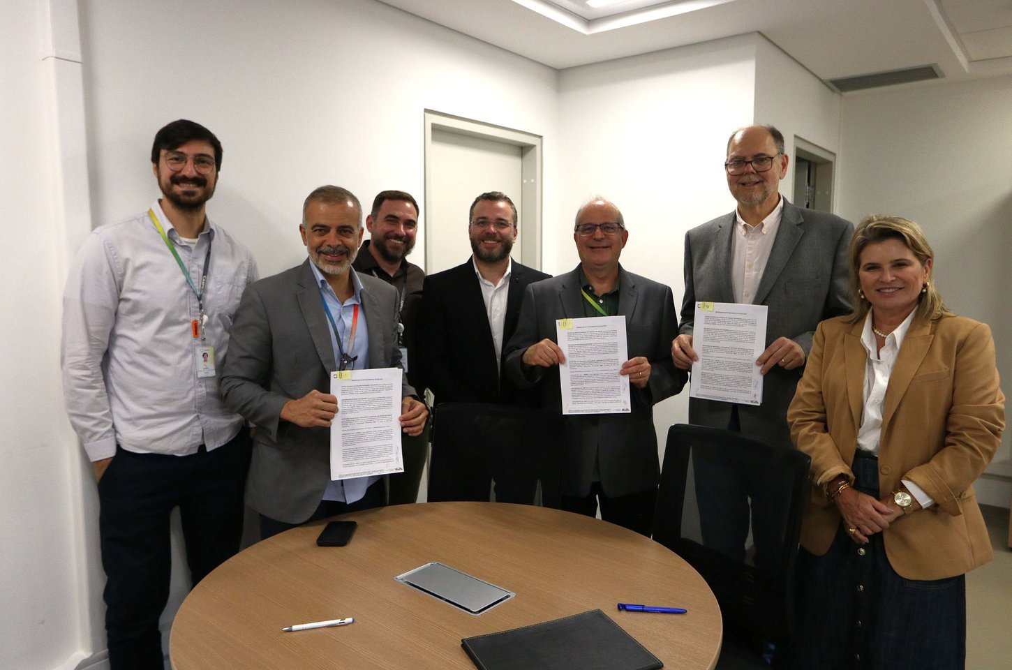 Paraná e CNPEM firmam parceria pioneira em inteligência artificial e materiais sustentáveis