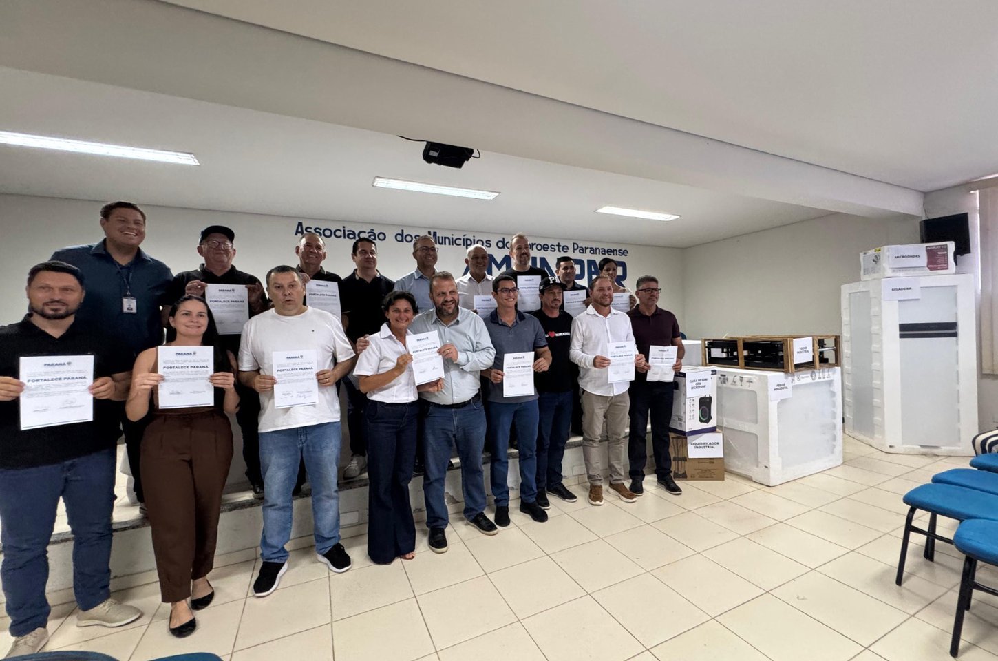 Paraná entrega kits de eletrodomésticos a entidades sociais no Noroeste