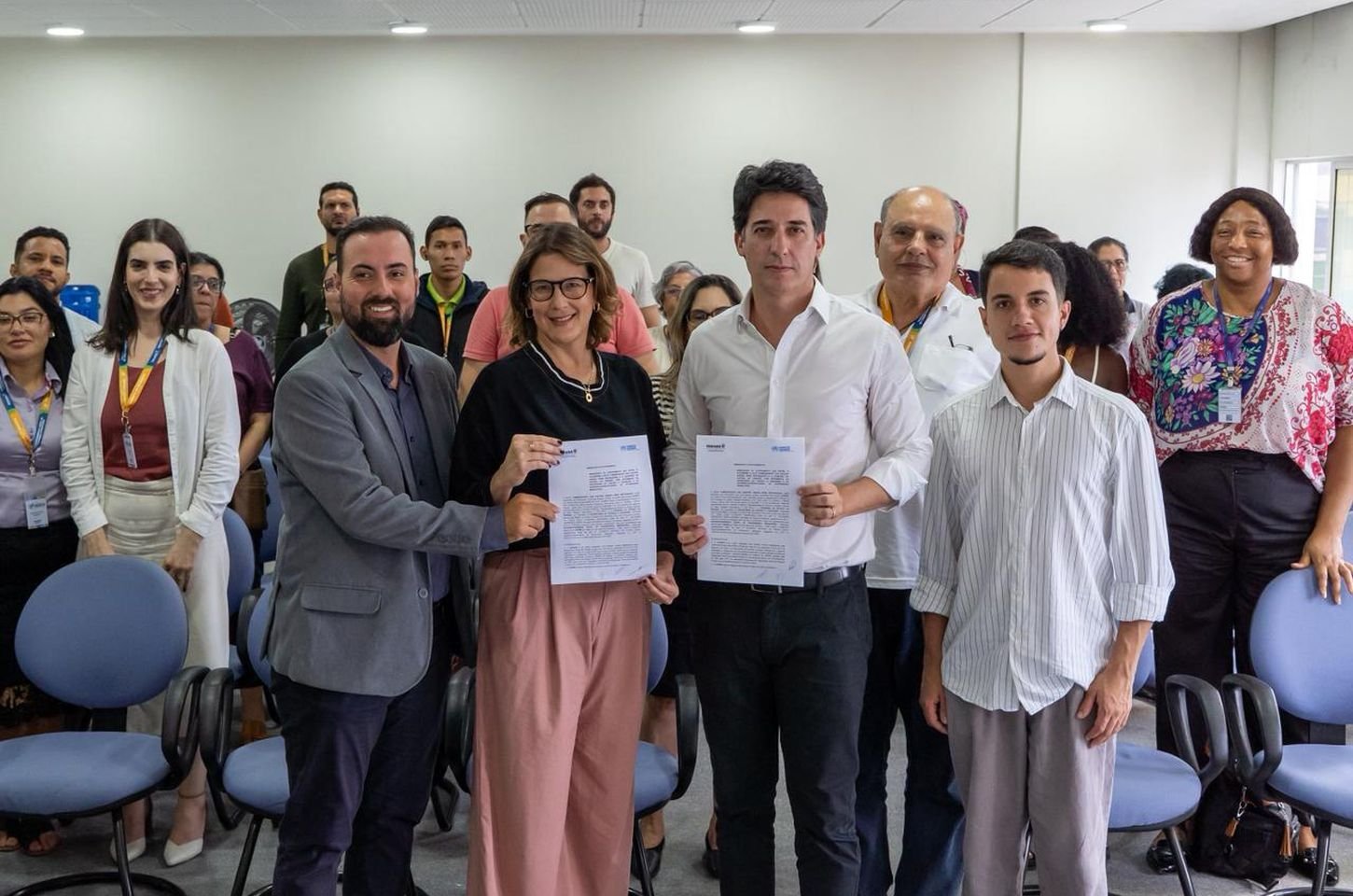 Paraná firma parceria com ACNUR para fortalecer políticas para refugiados