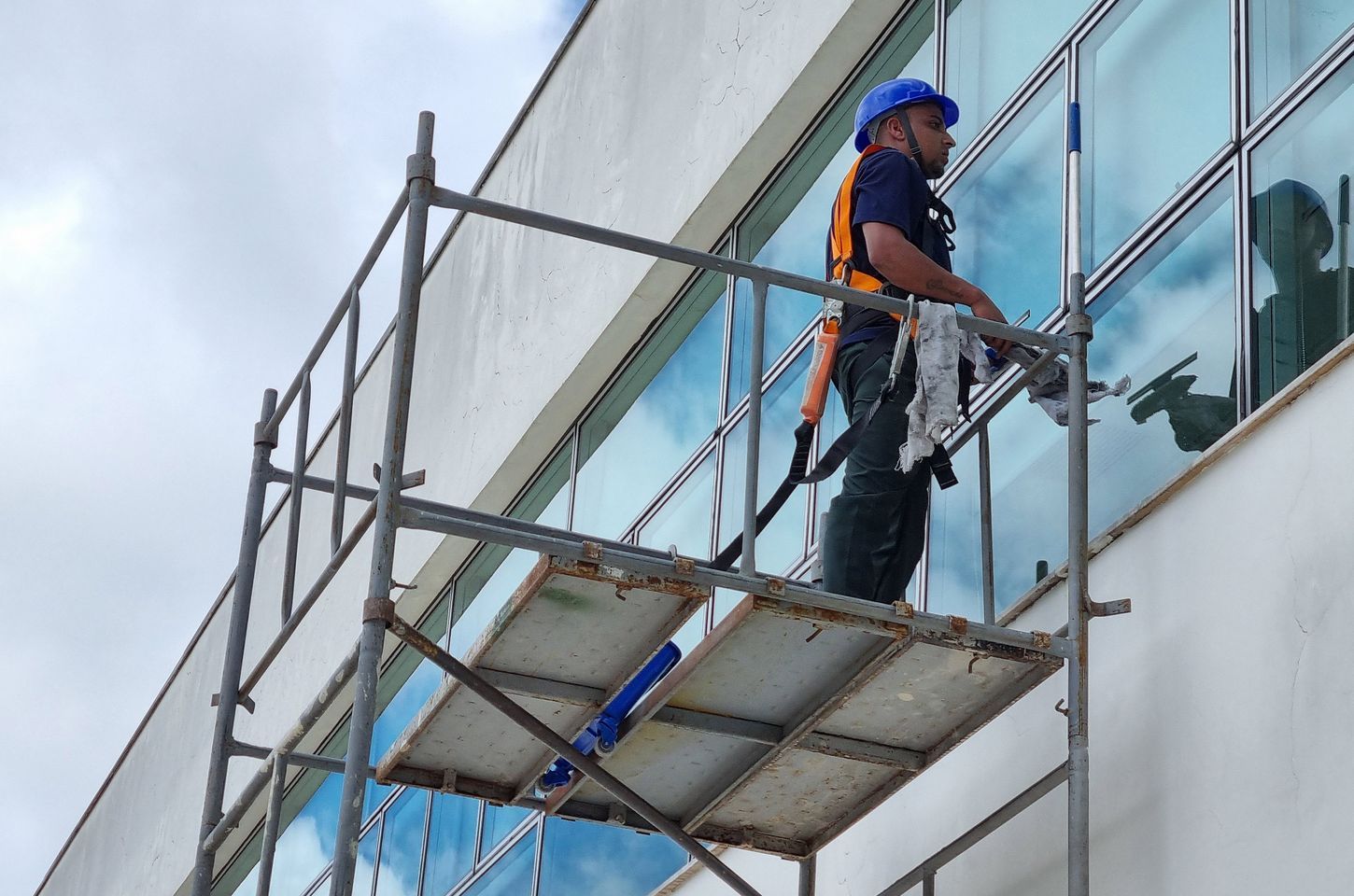 Paraná gera 15,8 mil empregos formais em março e tem quarto melhor saldo do país em 2026