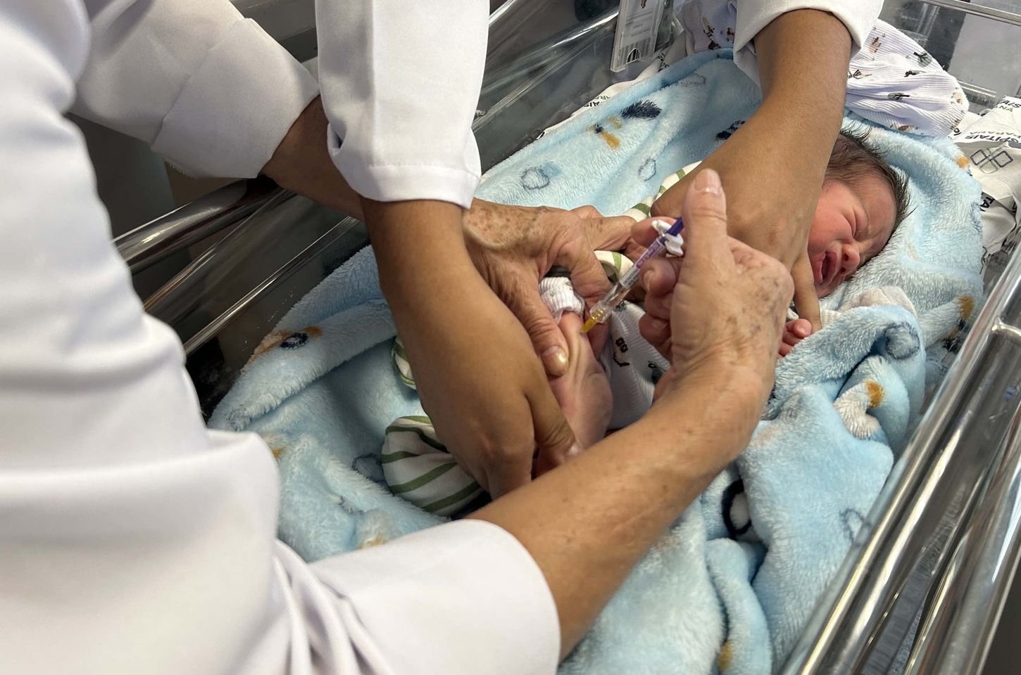Paraná inicia aplicação de novo medicamento contra vírus respiratório em bebês