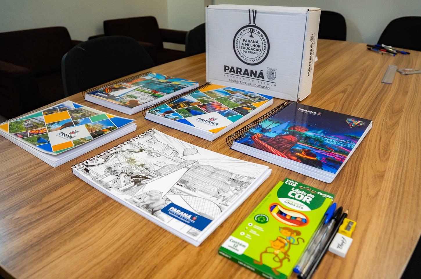 Paraná inicia distribuição de kits escolares para 2026