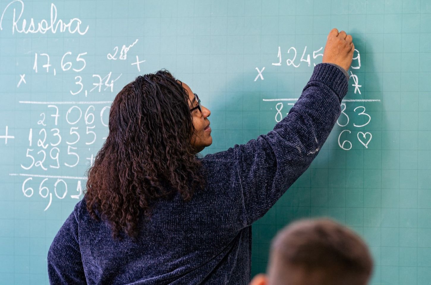 Paraná investe R$ 130 milhões e usa tecnologia para fortalecer ensino de matemática