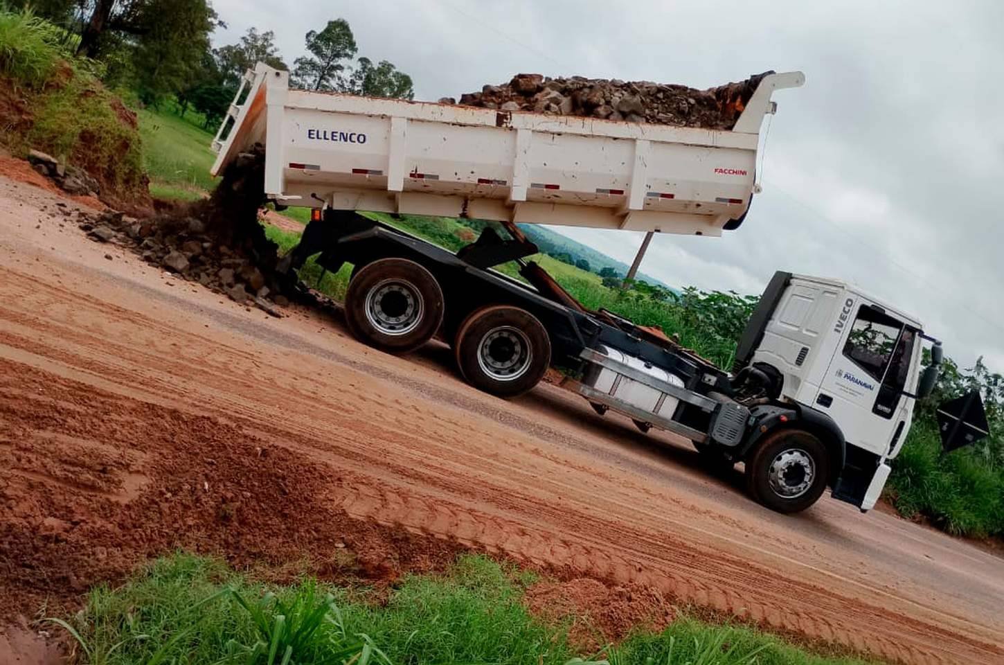 Paraná investe R$ 35,1 milhões na recuperação de estradas rurais afetadas por temporais