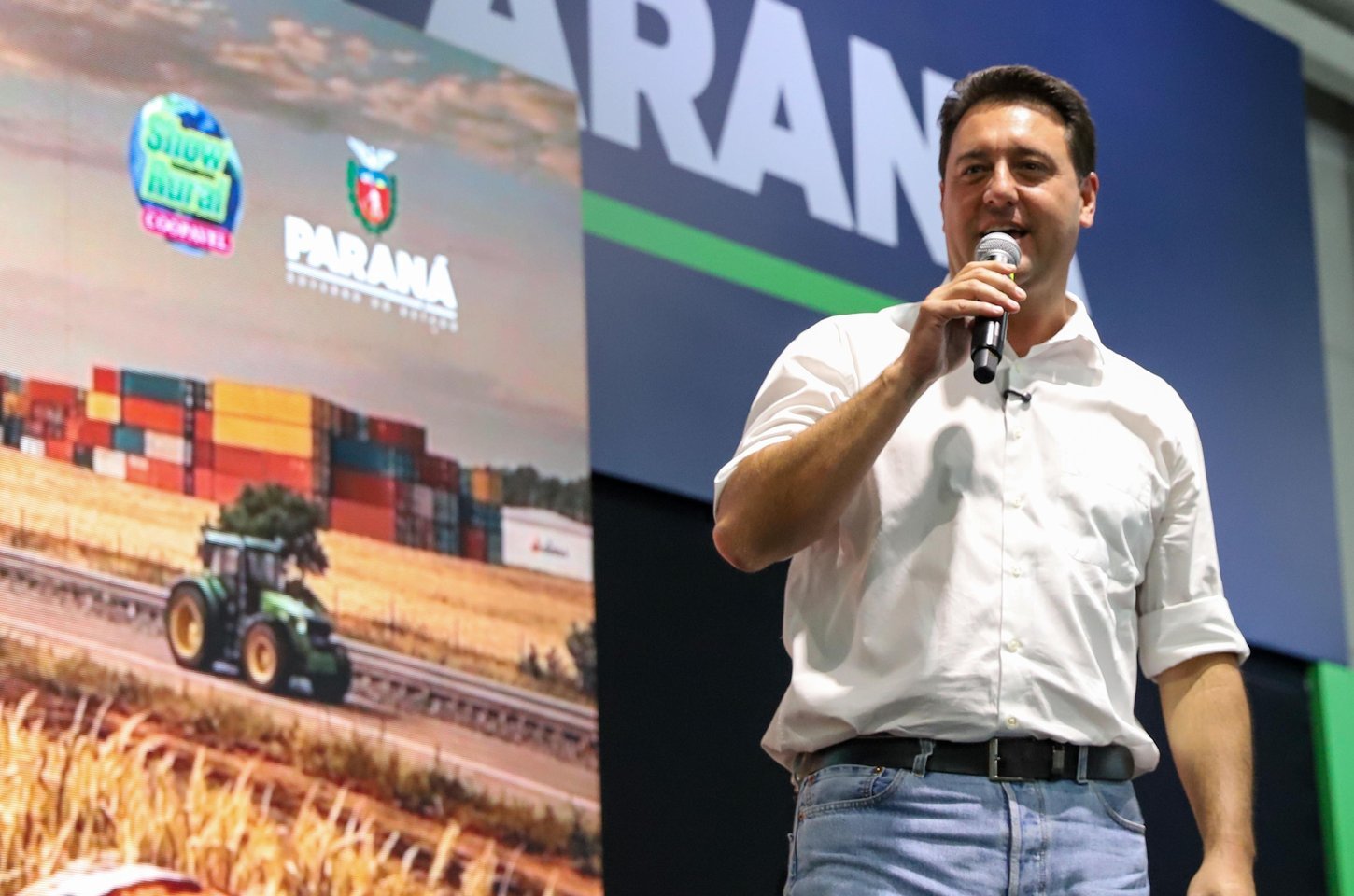 Paraná investe R$ 680 milhões em máquinas agrícolas para municípios