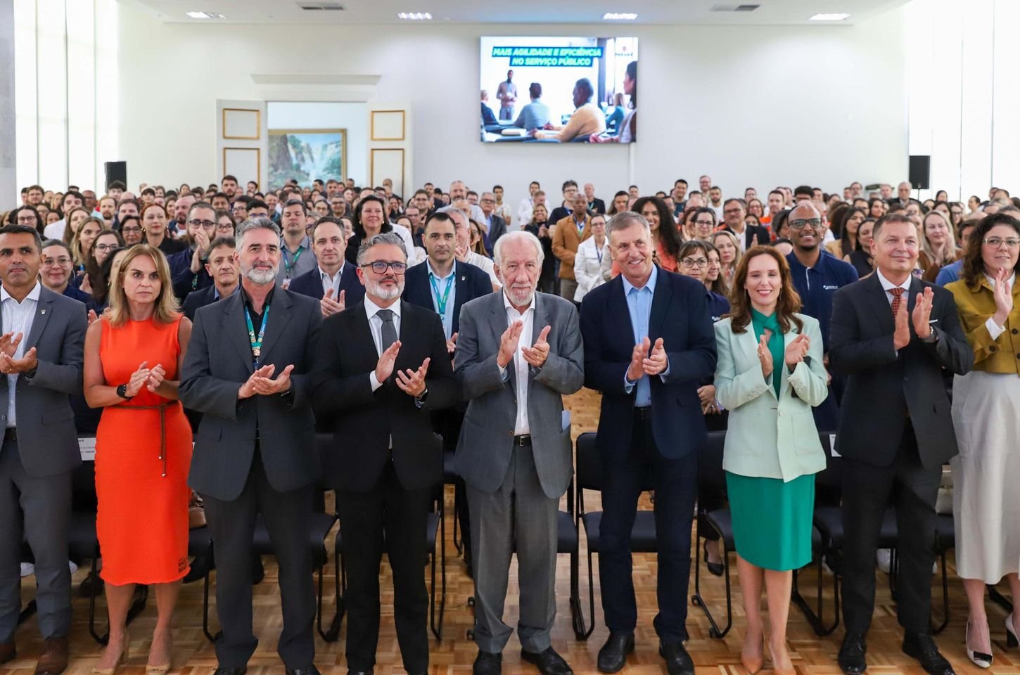 Paraná lança programa para capacitar servidores em licitações públicas