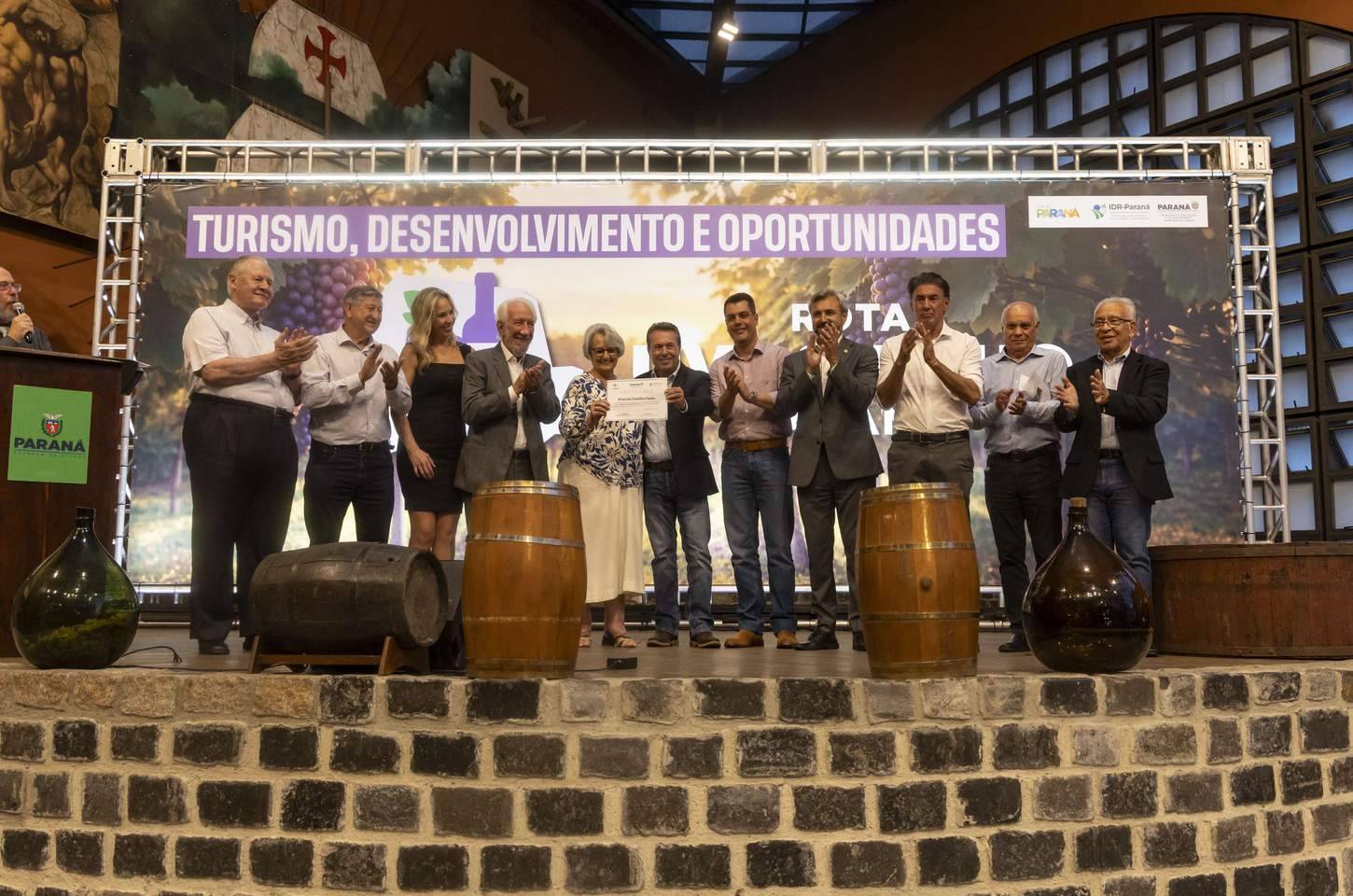 Paraná lança rota turística para fortalecer produção de uva e vinho