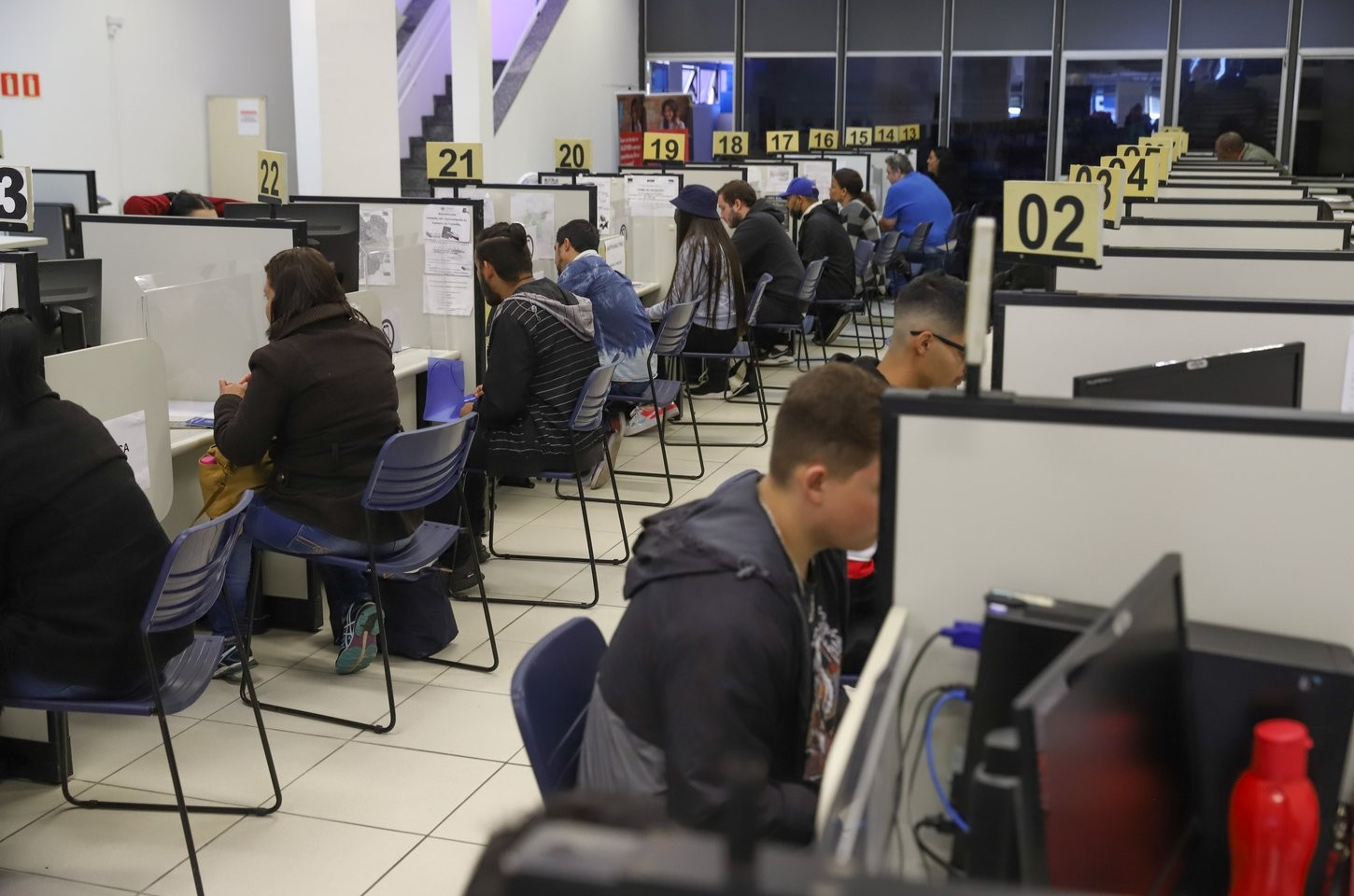 Paraná lidera intermediação de empregos formais no Brasil em 2025