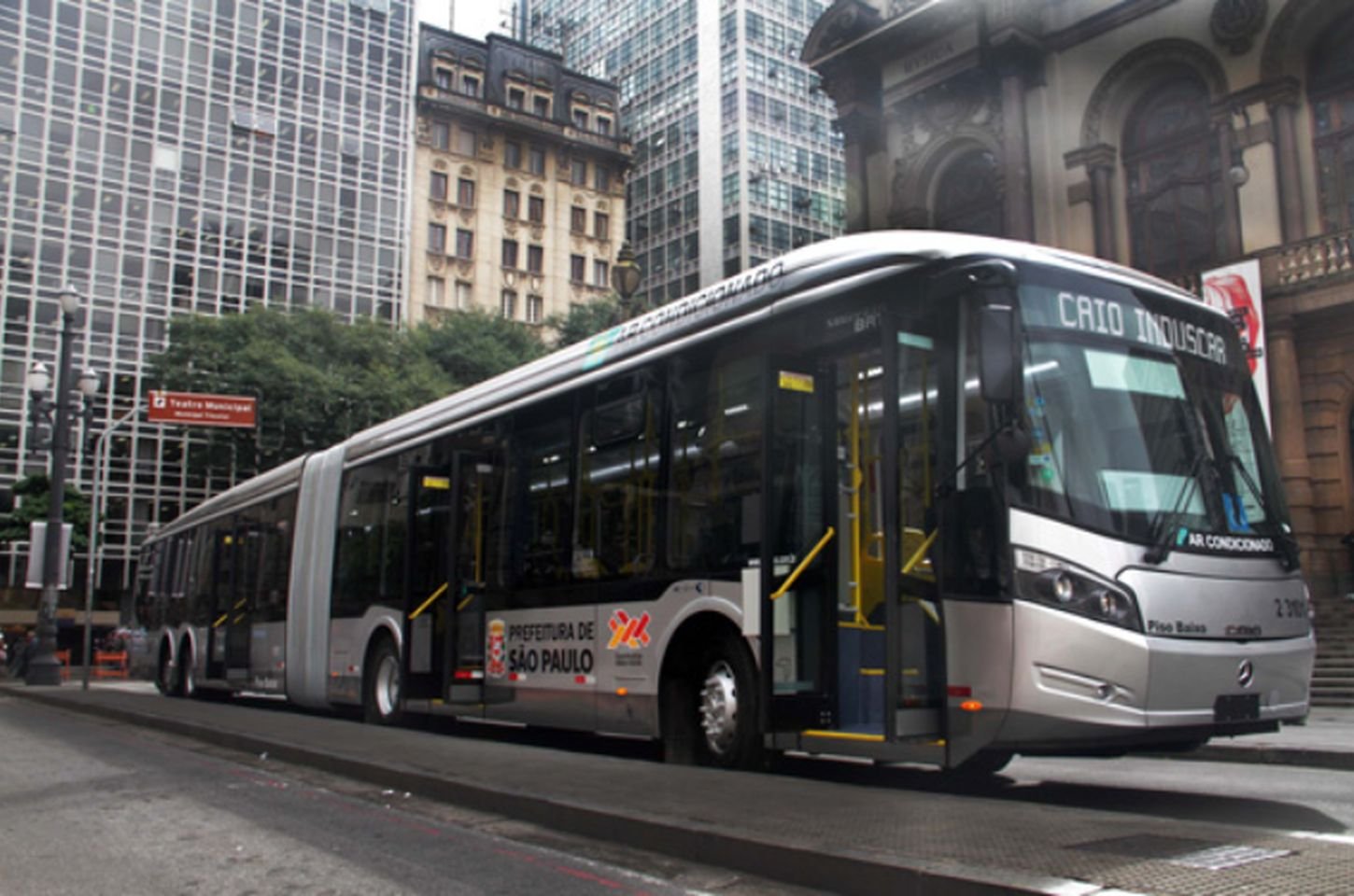 Passagem de ônibus em São Paulo sobe para R$ 5,30 a partir desta terça