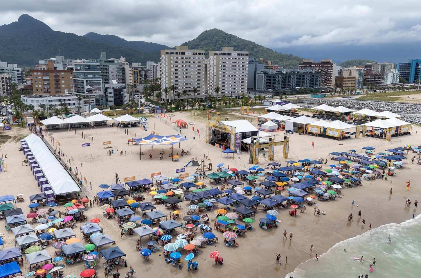 Pesquisa revela dois perfis turísticos distintos no verão do Paraná