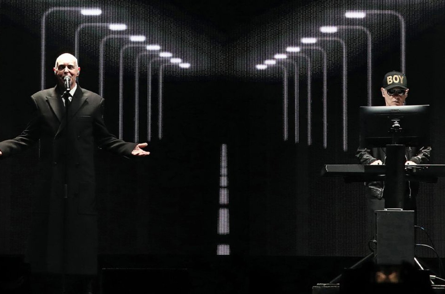 Pet Shop Boys anuncia show único no Brasil em 2026 com turnê de hits