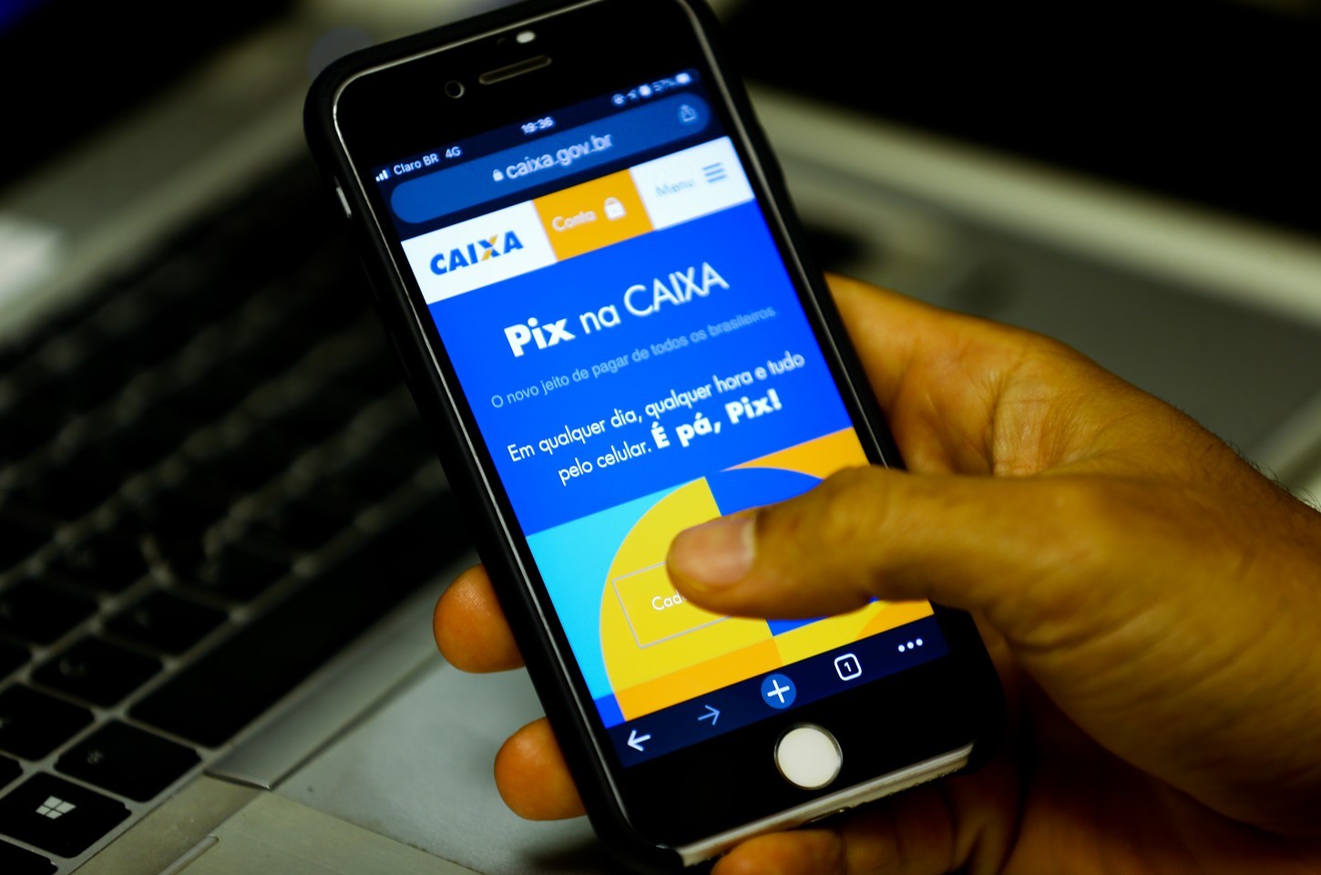 Pix bate novo recorde e supera 300 milhões de transações em um dia