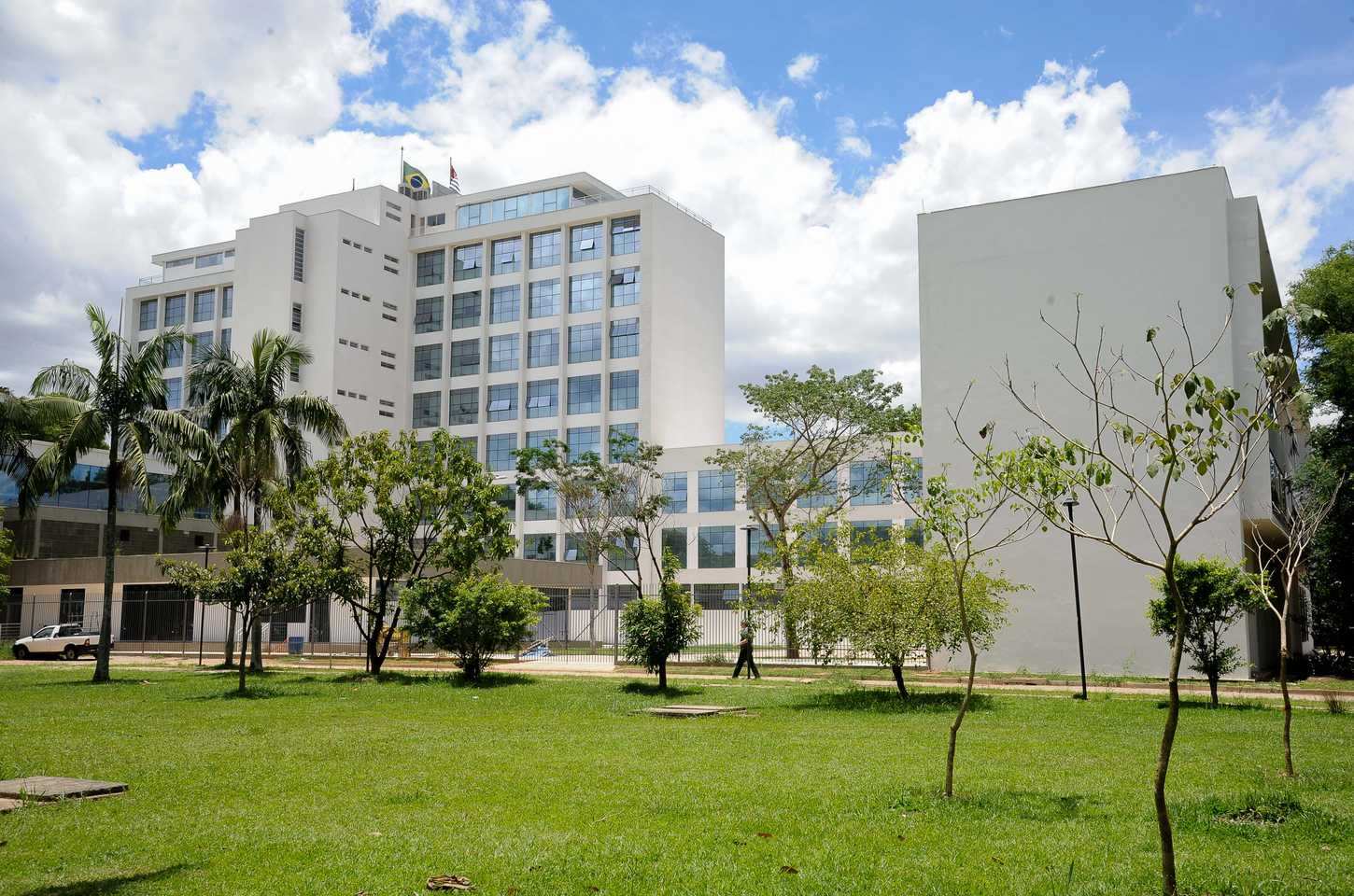 PM desocupa reitoria da USP na madrugada; DCE fala em seis feridos