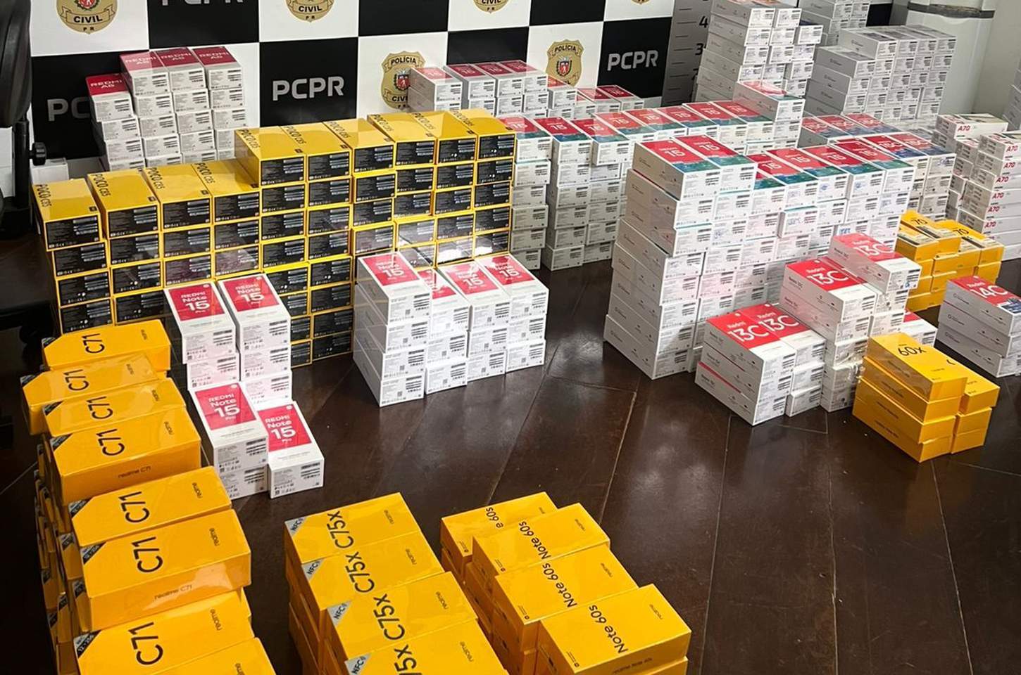 Polícia Civil prende dois com carga de celulares avaliada em R$ 3 milhões