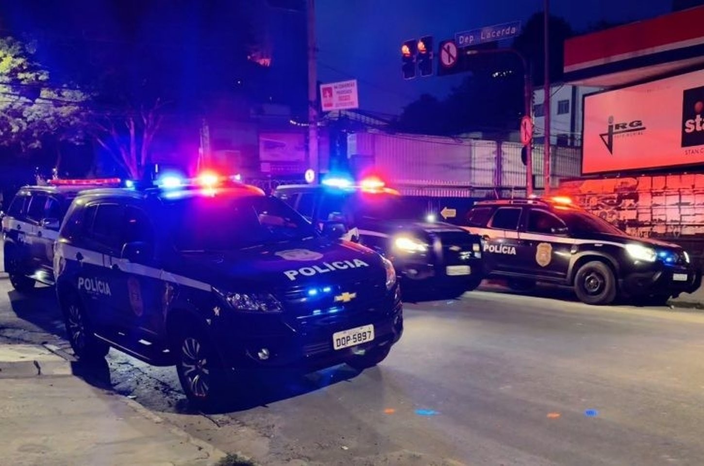 Polícia desmonta fábrica de bebidas falsificadas que abastecia interior de SP