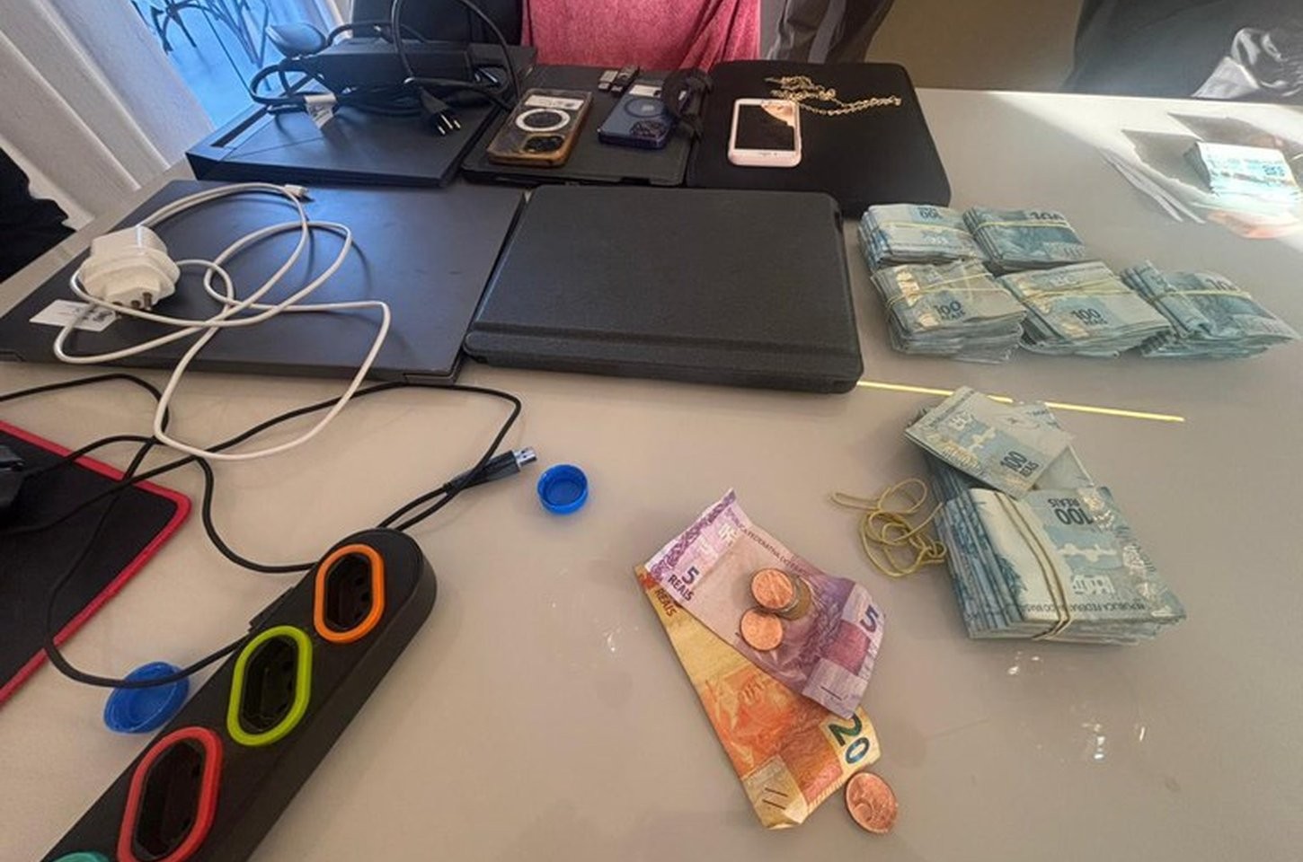 Polícia Federal desarticula organização criminosa que lavava dinheiro com criptomoedas