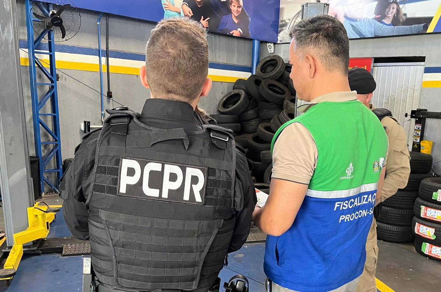 Polícia interdita quatro lojas de pneus em Curitiba e São José dos Pinhais