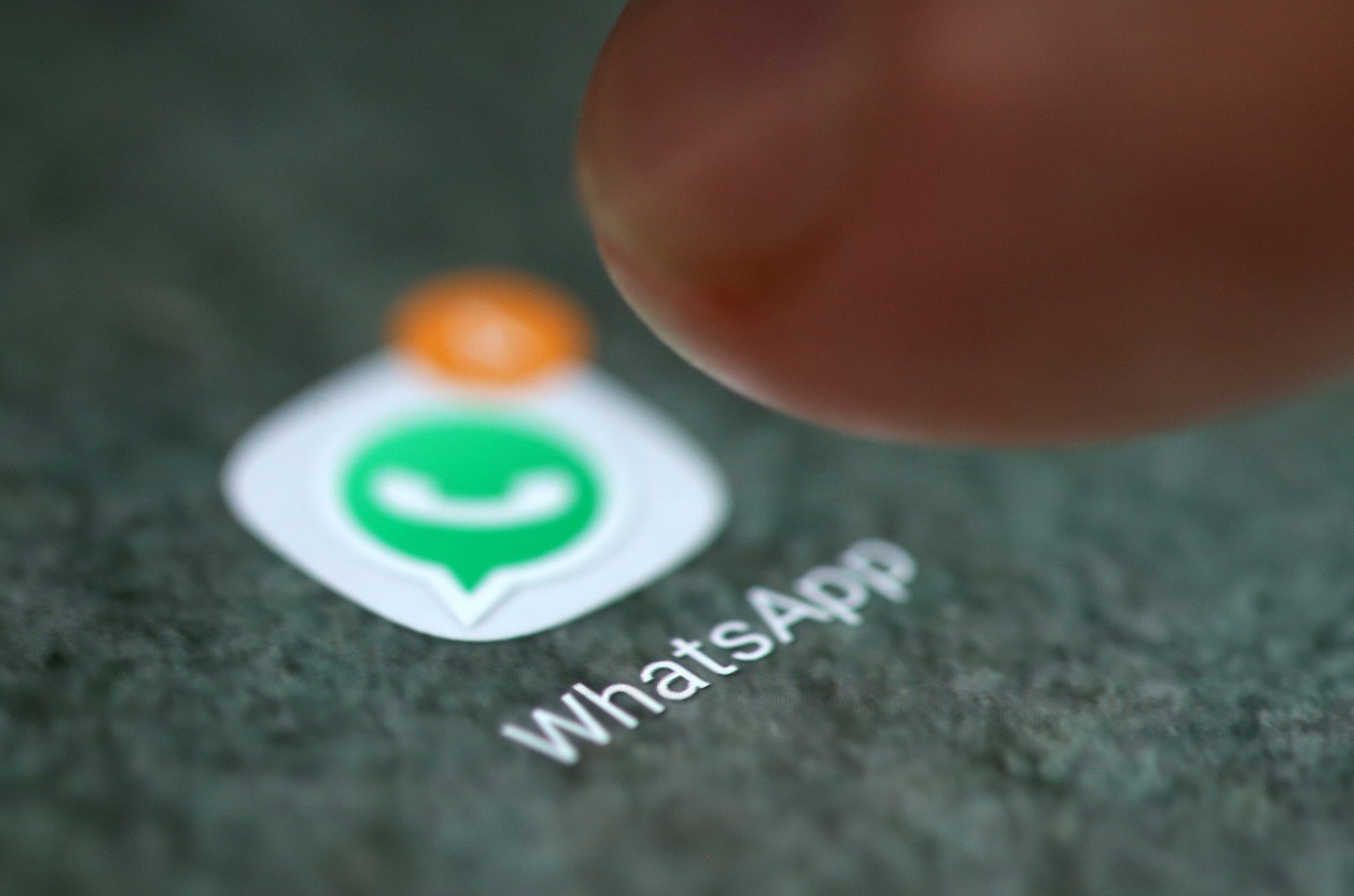 Política perde espaço no WhatsApp, e medo de opinar cresce em grupos