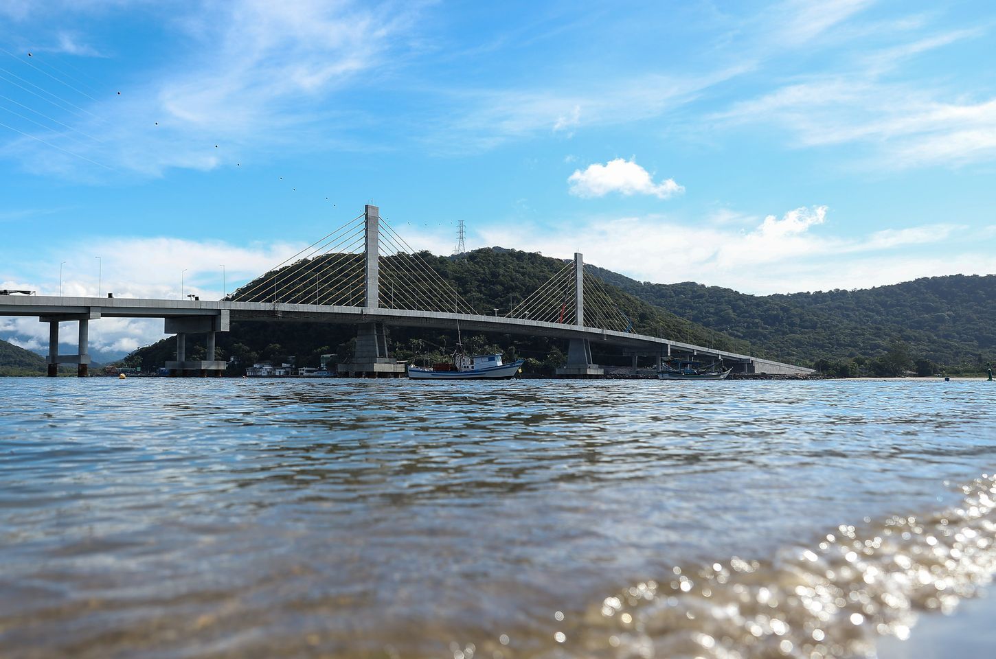 Ponte de Guaratuba é inaugurada após 40 anos de espera no litoral do Paraná