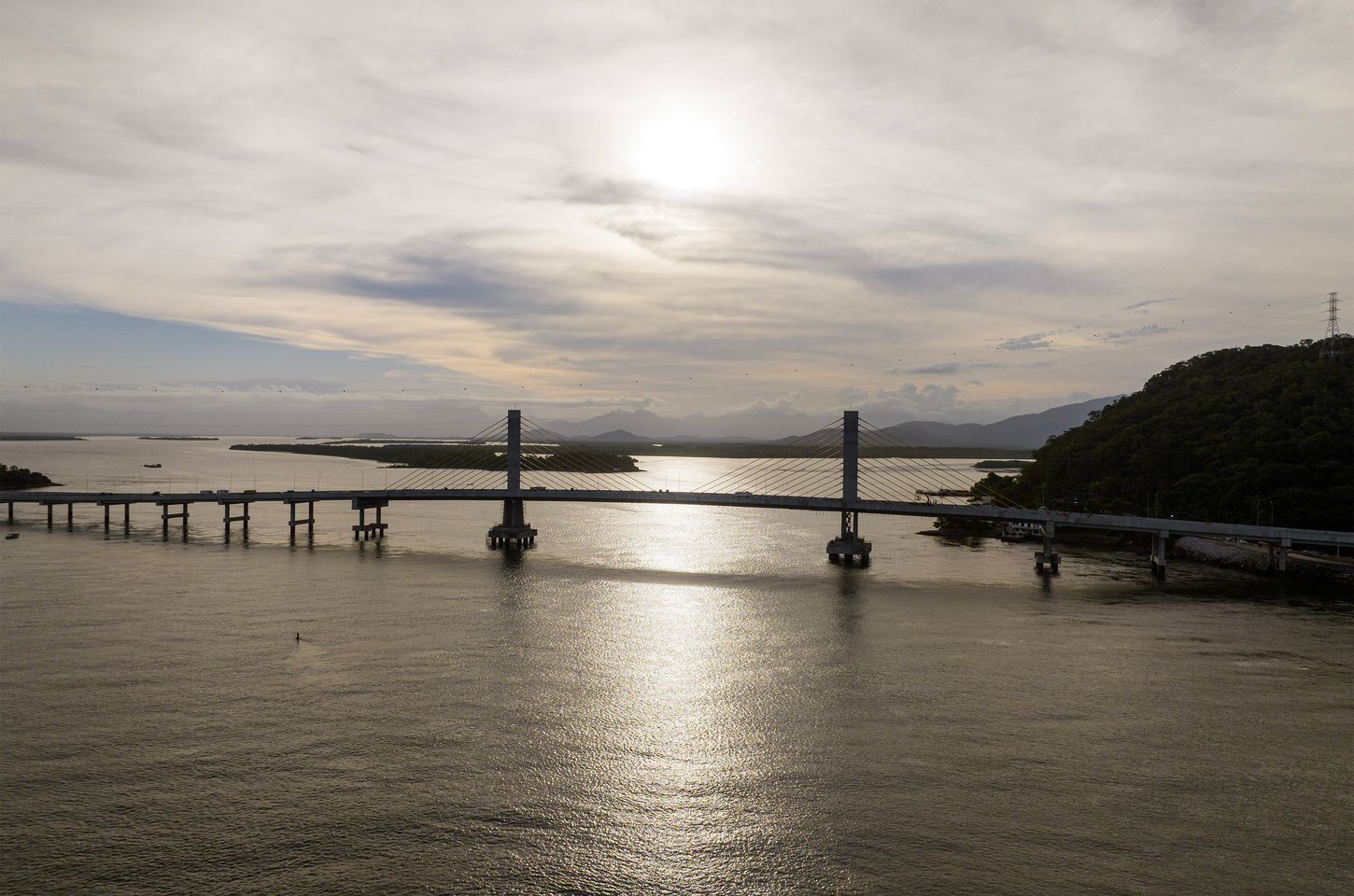 Ponte de Guaratuba é inaugurada com custo 28% abaixo da média nacional