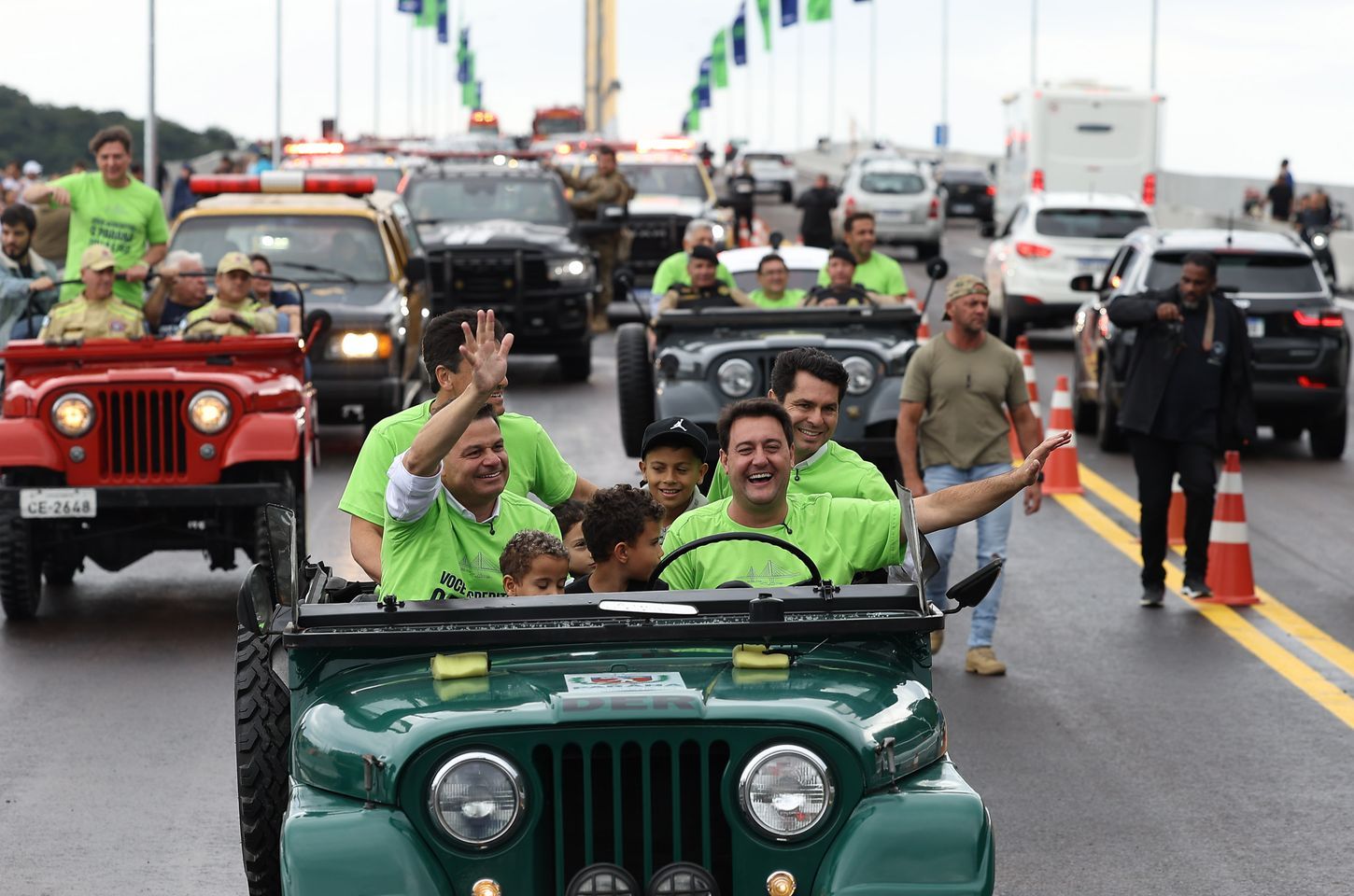 Ponte de Guaratuba é liberada para veículos após inauguração oficial