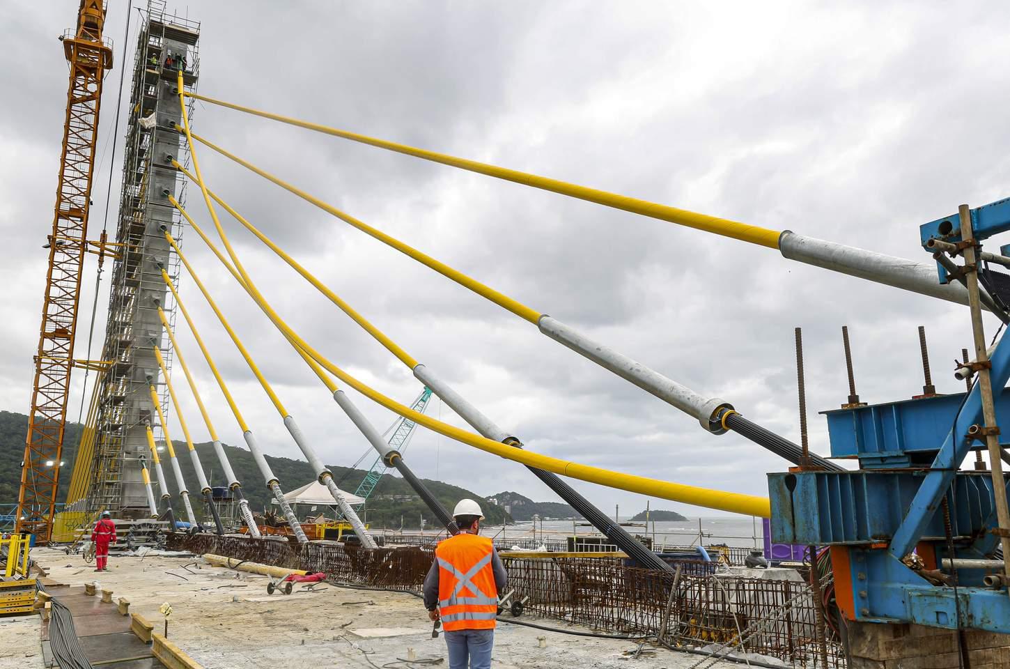 Ponte de Guaratuba se aproxima do 'beijo' com instalação do último estai