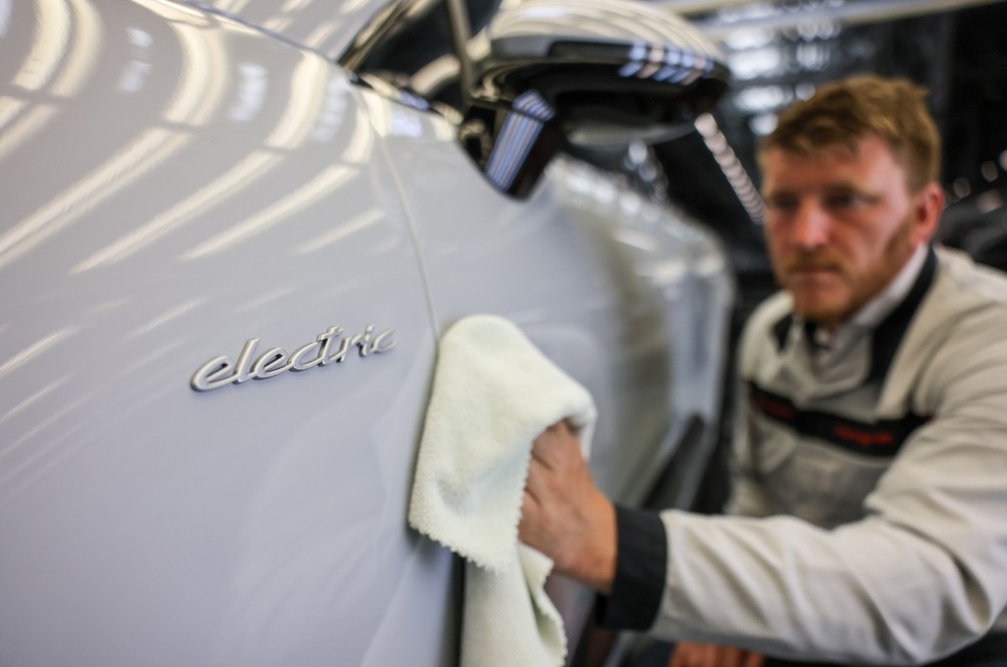 Porsche fecha três subsidiárias em meio a queda de vendas e lucros