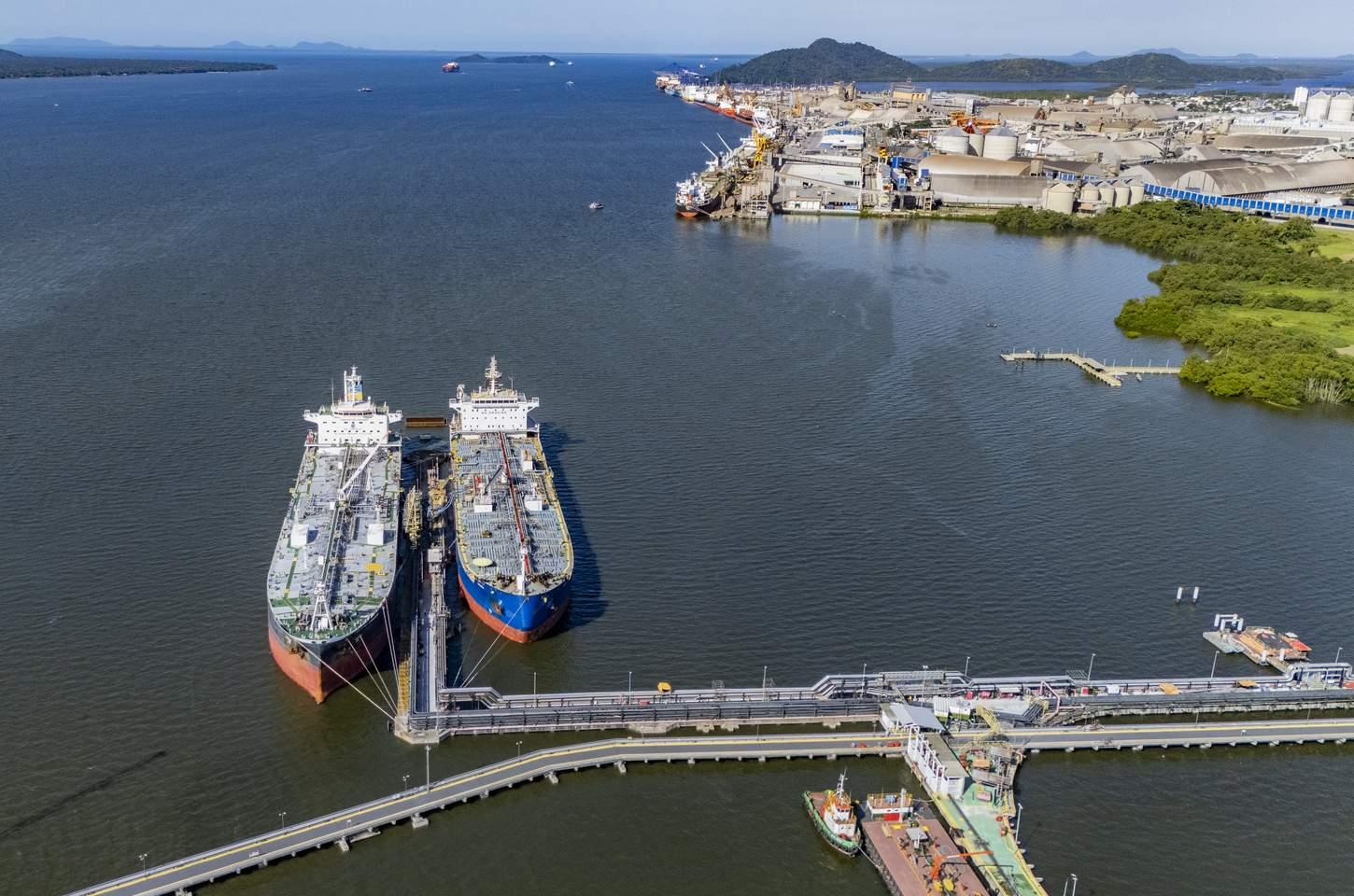 Portos do Paraná contrata empresa para segunda etapa de ampliação do píer de granéis
