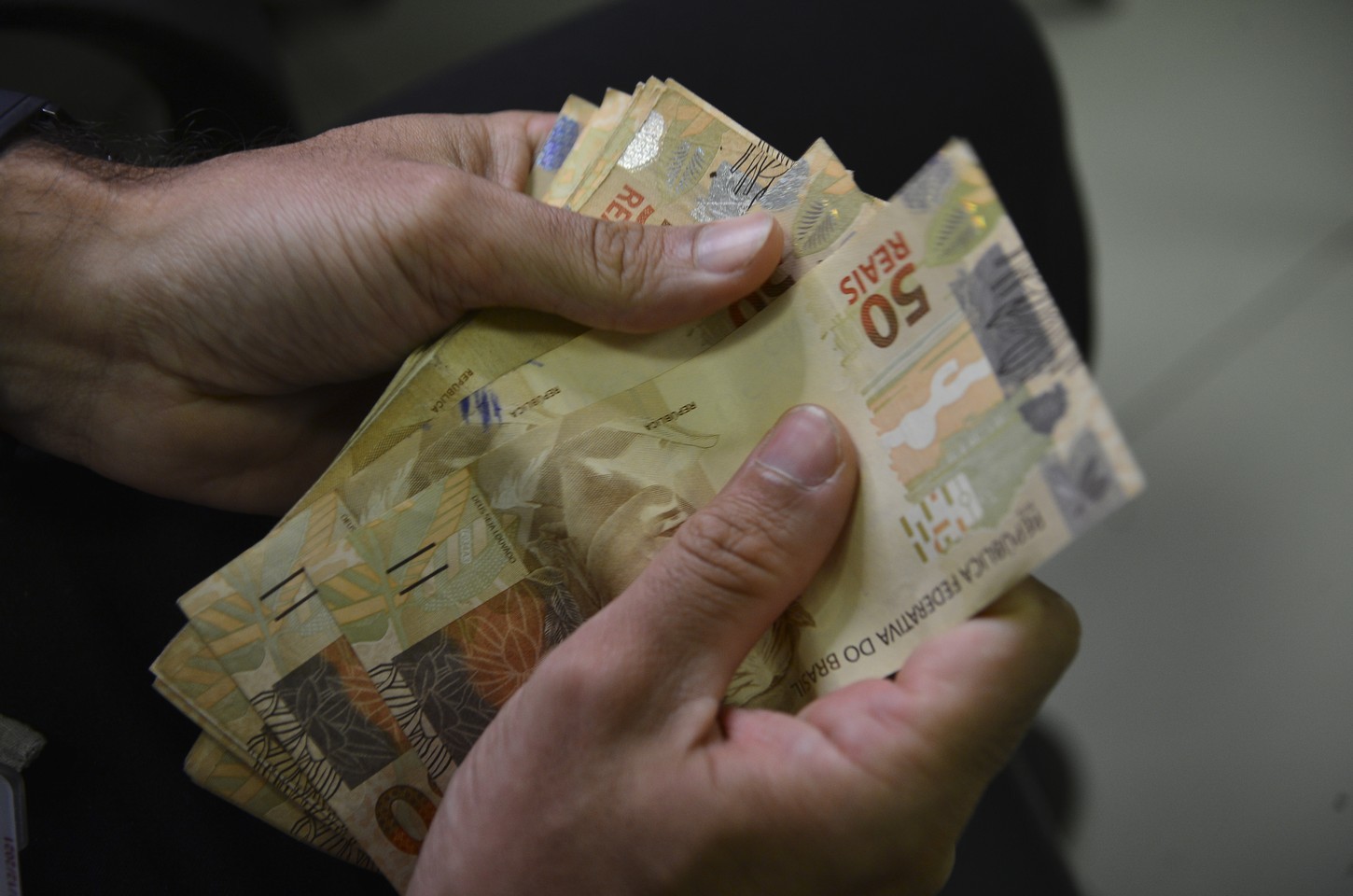 Poupança tem mais saques que depósitos em abril, aponta BC