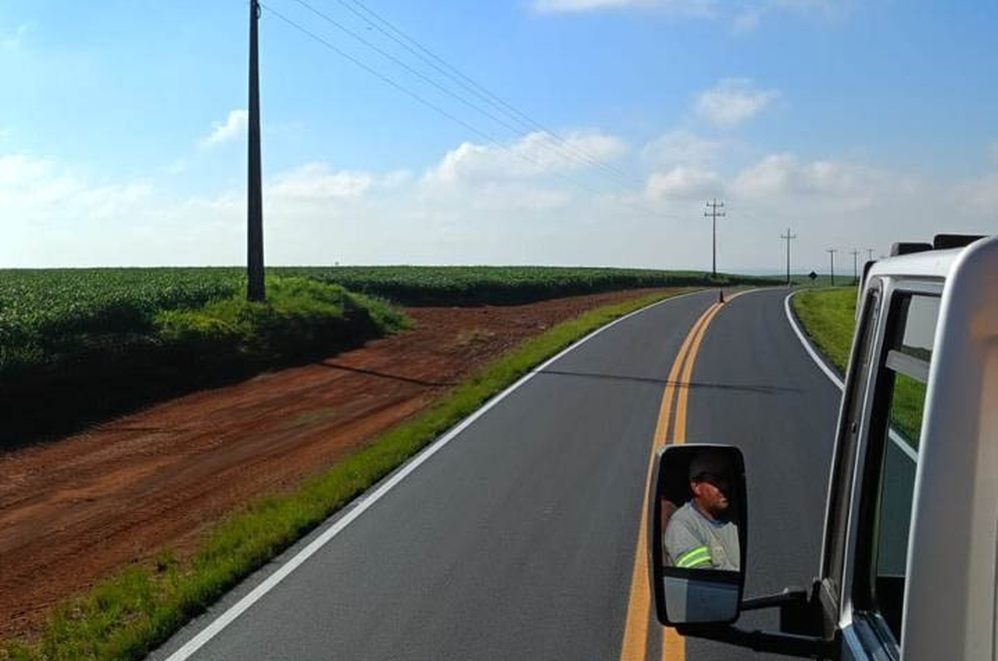PR-364 em Goioxim recebe obras de conservação pelo ProMAC