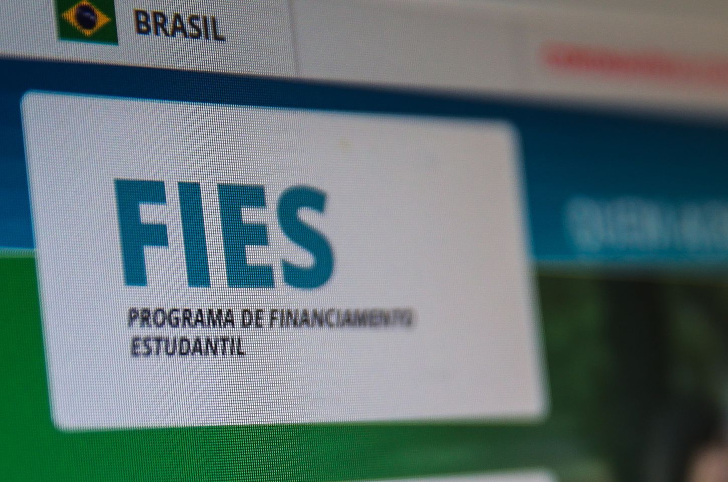 Prazo para conferir pré-seleção da lista de espera do Fies termina nesta sexta