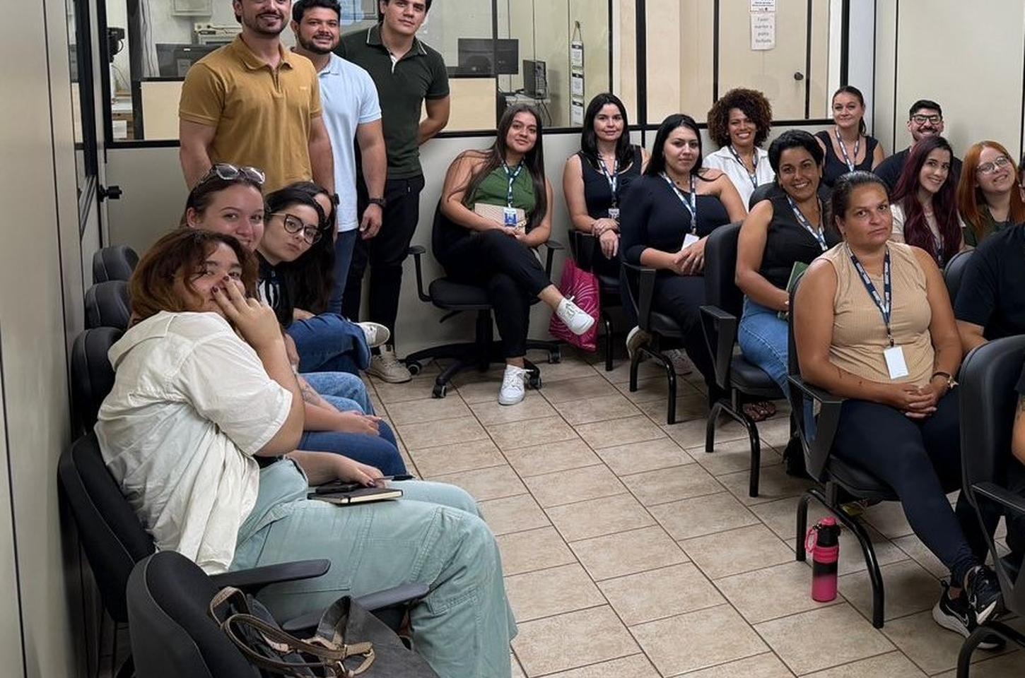 Prefeito acompanha início do treinamento da equipe do Poupatempo Paraná em Apucarana