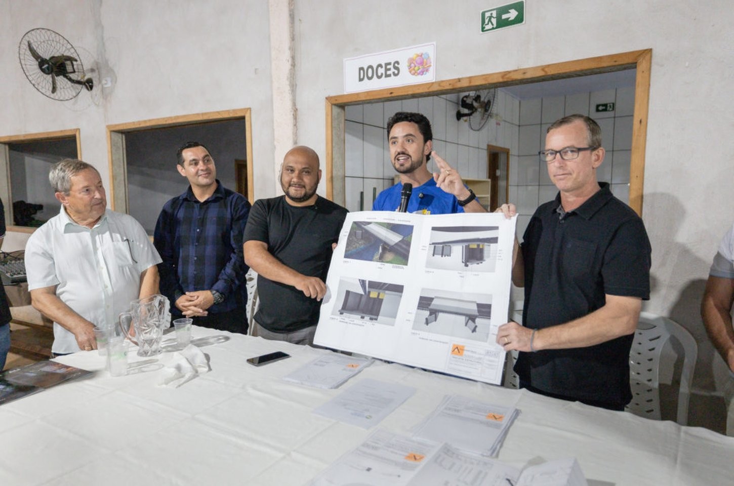 Prefeitura assina ordem para reconstruir ponte do Barreiro e anuncia primeira estrada rural asfaltad