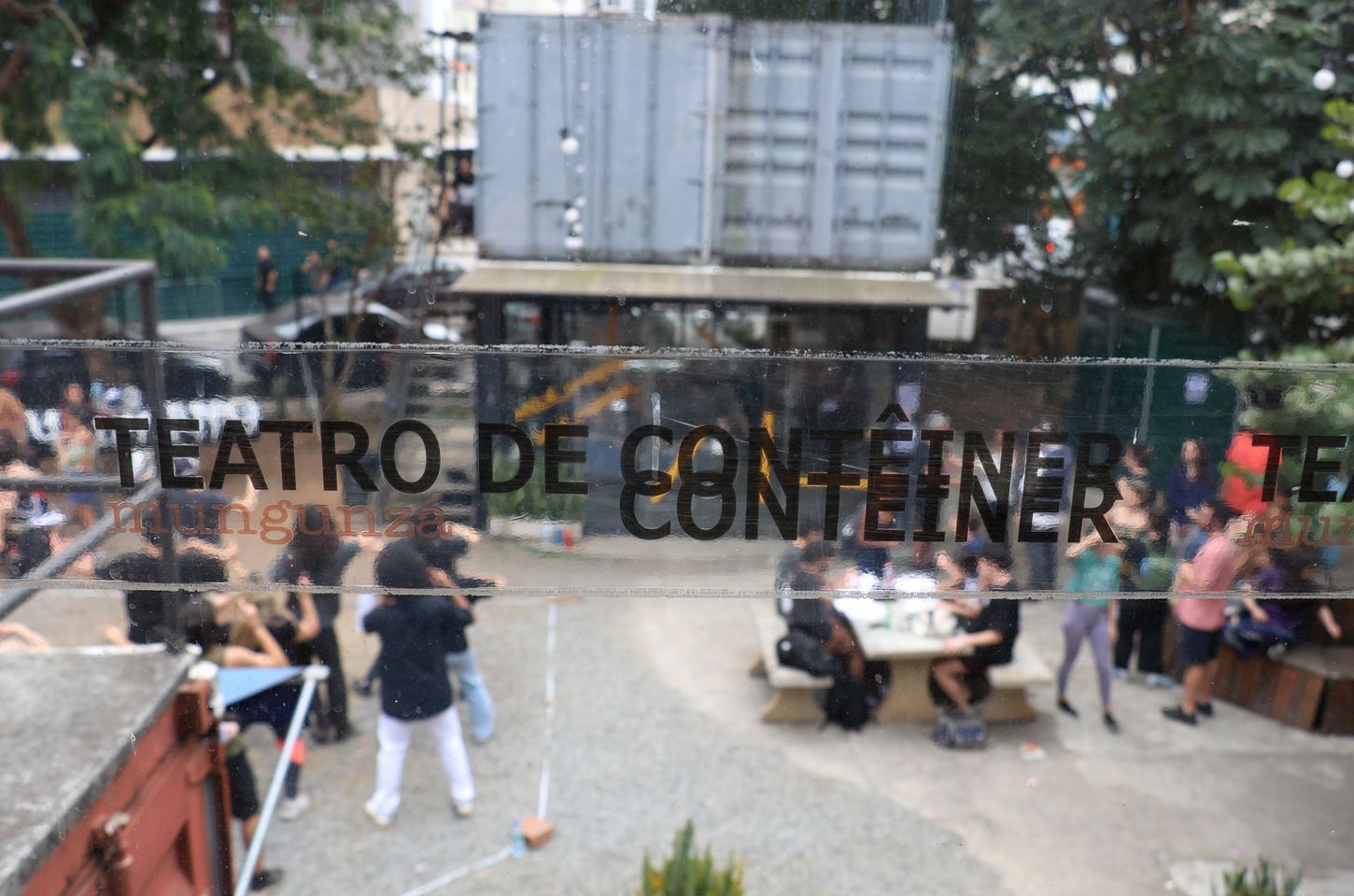 Prefeitura de São Paulo retoma terreno ocupado pelo Teatro de Contêiner Mungunzá