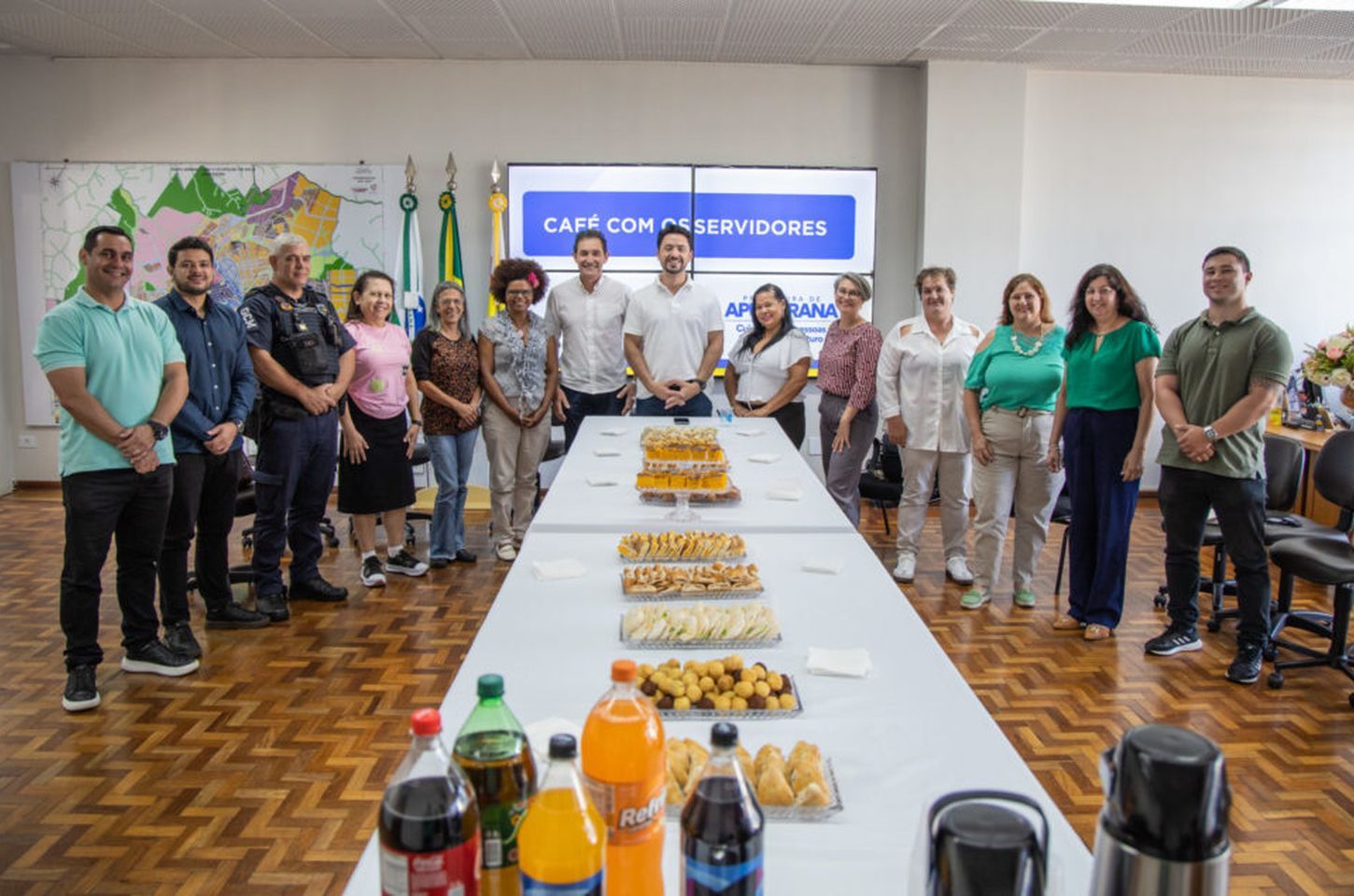 Prefeitura homenageia servidores aniversariantes de janeiro em Apucarana