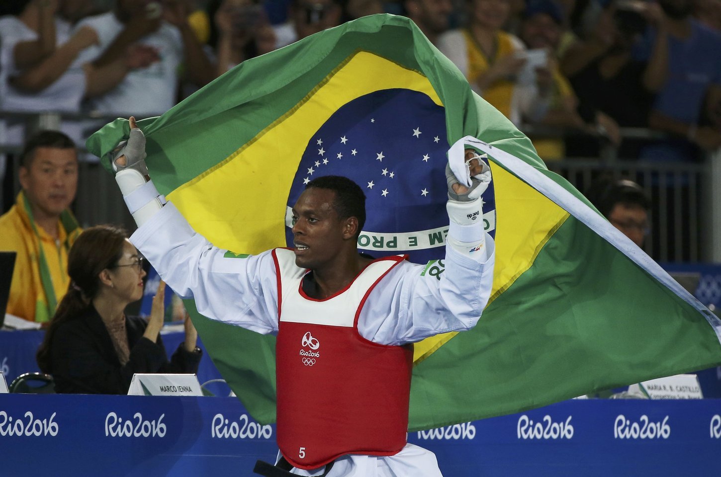 Primeiro medalhista olímpico do Brasil no taekwondo é suspenso por dois anos por doping
