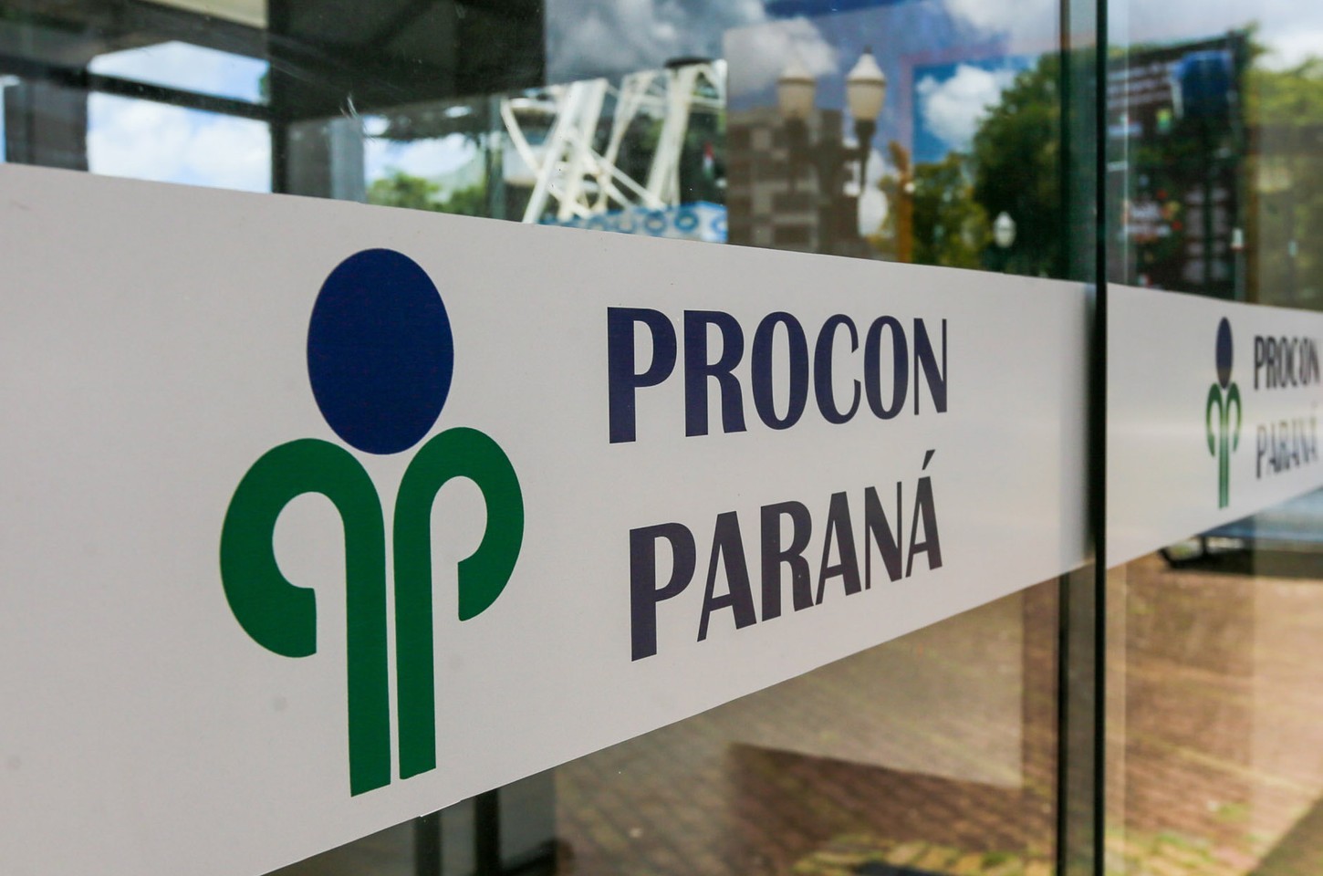 Procon-PR registra alta de 20% em atendimentos a consumidores em 2025