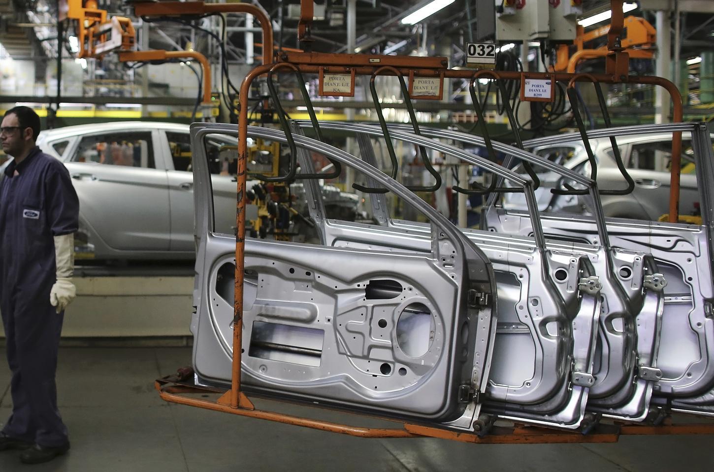 Produção industrial cresce 0,1% em março e acumula alta de 3,1% no ano