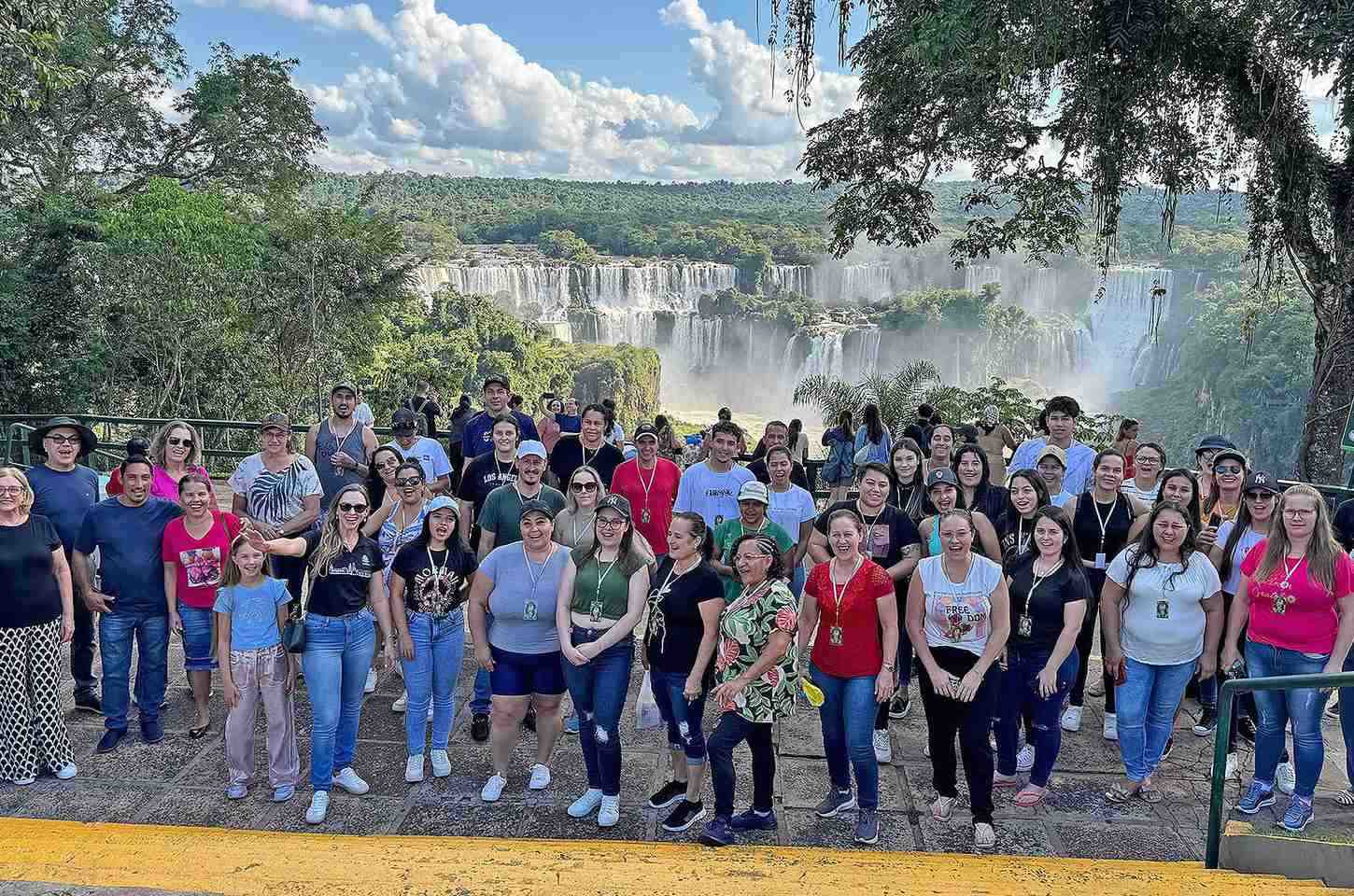 Programa leva mais de 13 mil paranaenses a conhecer o estado em 2025