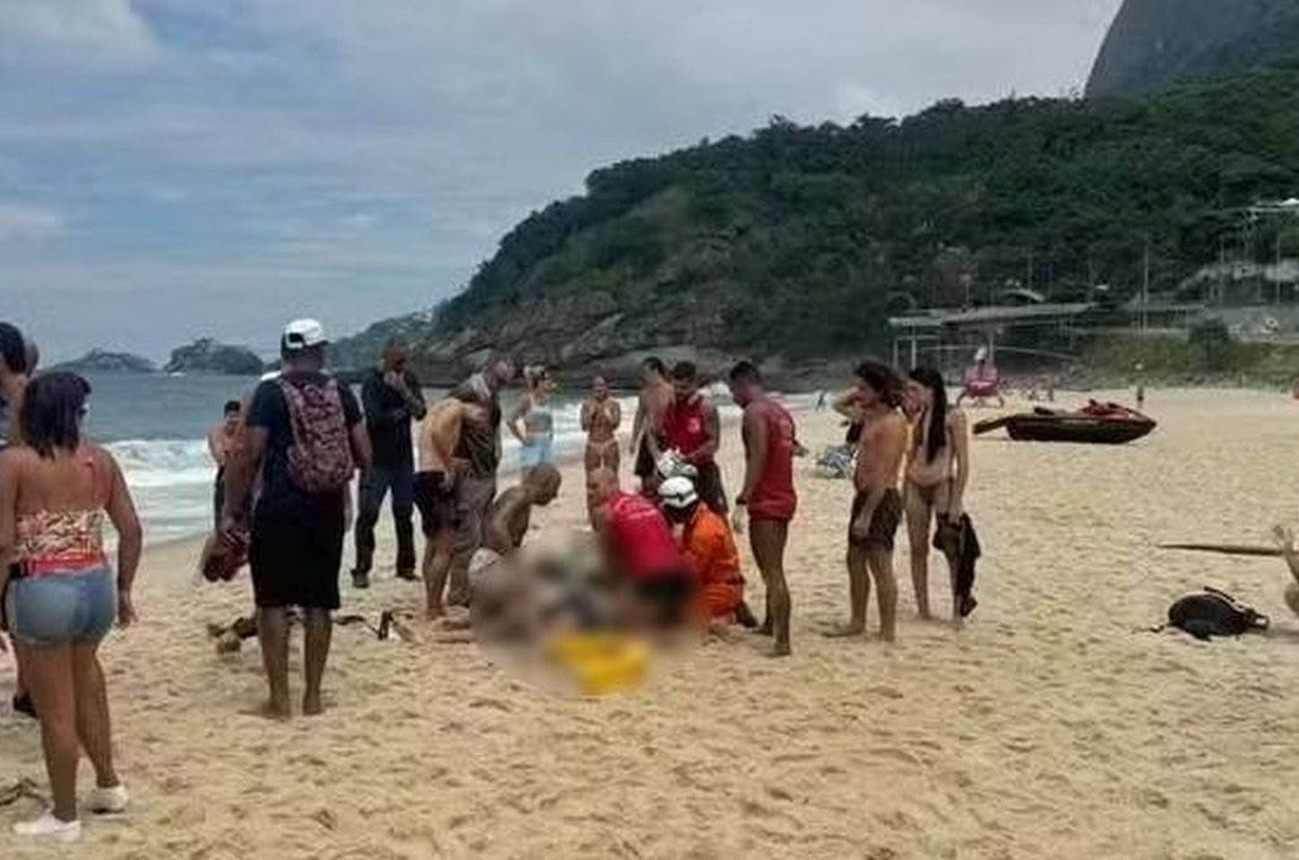 Queda de asa delta em São Conrado deixa um morto e uma ferida