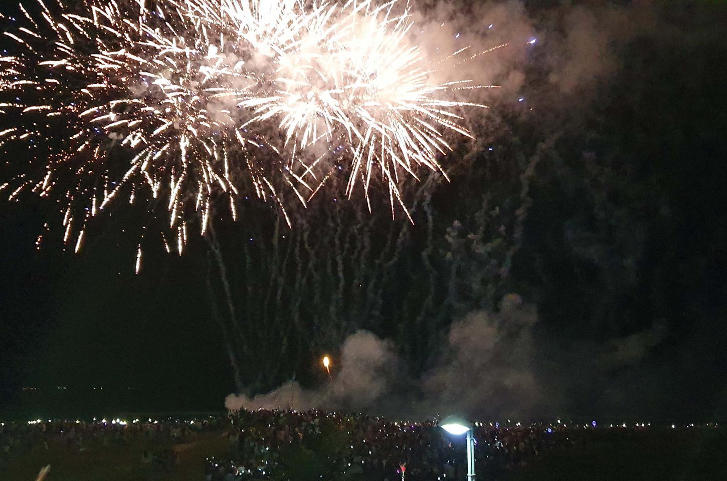 Queimaduras no verão: cuidados redobrados com fogos e sol