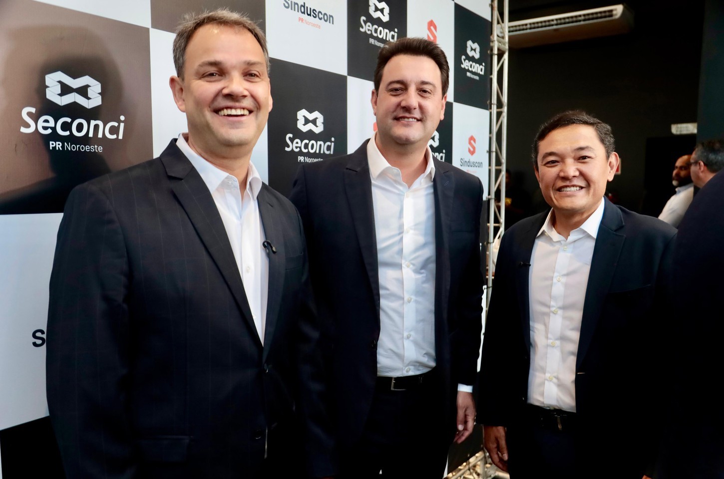 Ratinho Junior destaca boom da construção civil e posse de novas diretorias em Maringá