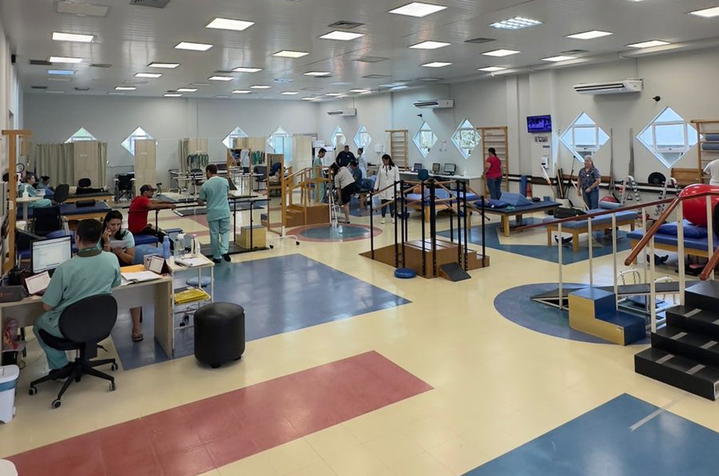 Reabilitação e tecnologia assistiva transformam vidas no Paraná