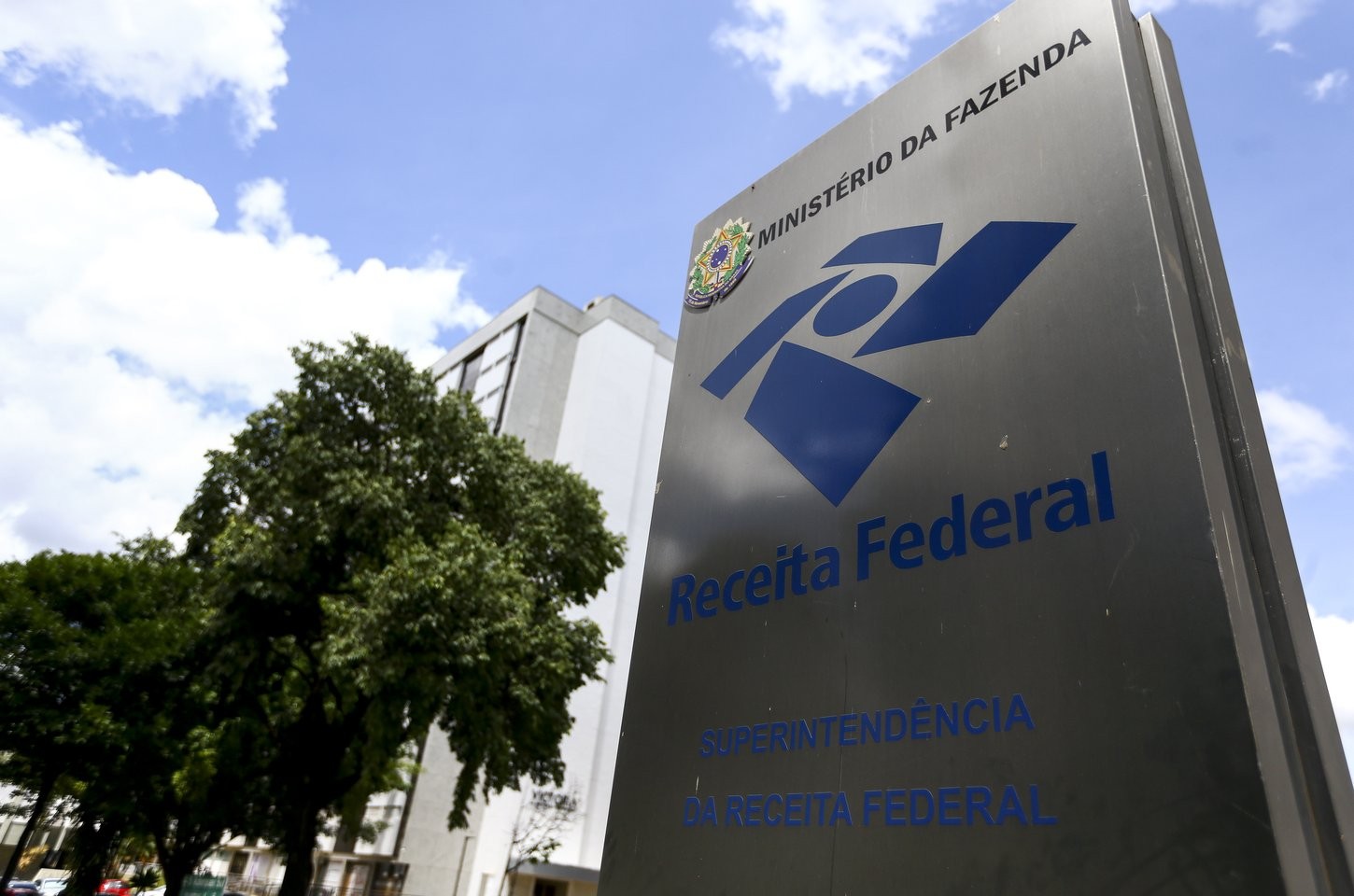 Receita exonera chefe investigado por acesso a dados de ministros do STF