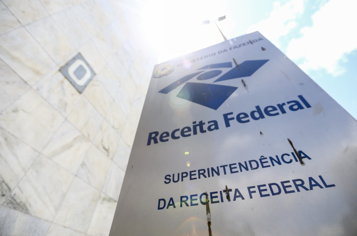 Receita Federal desmente fake news sobre taxação de transações financeiras